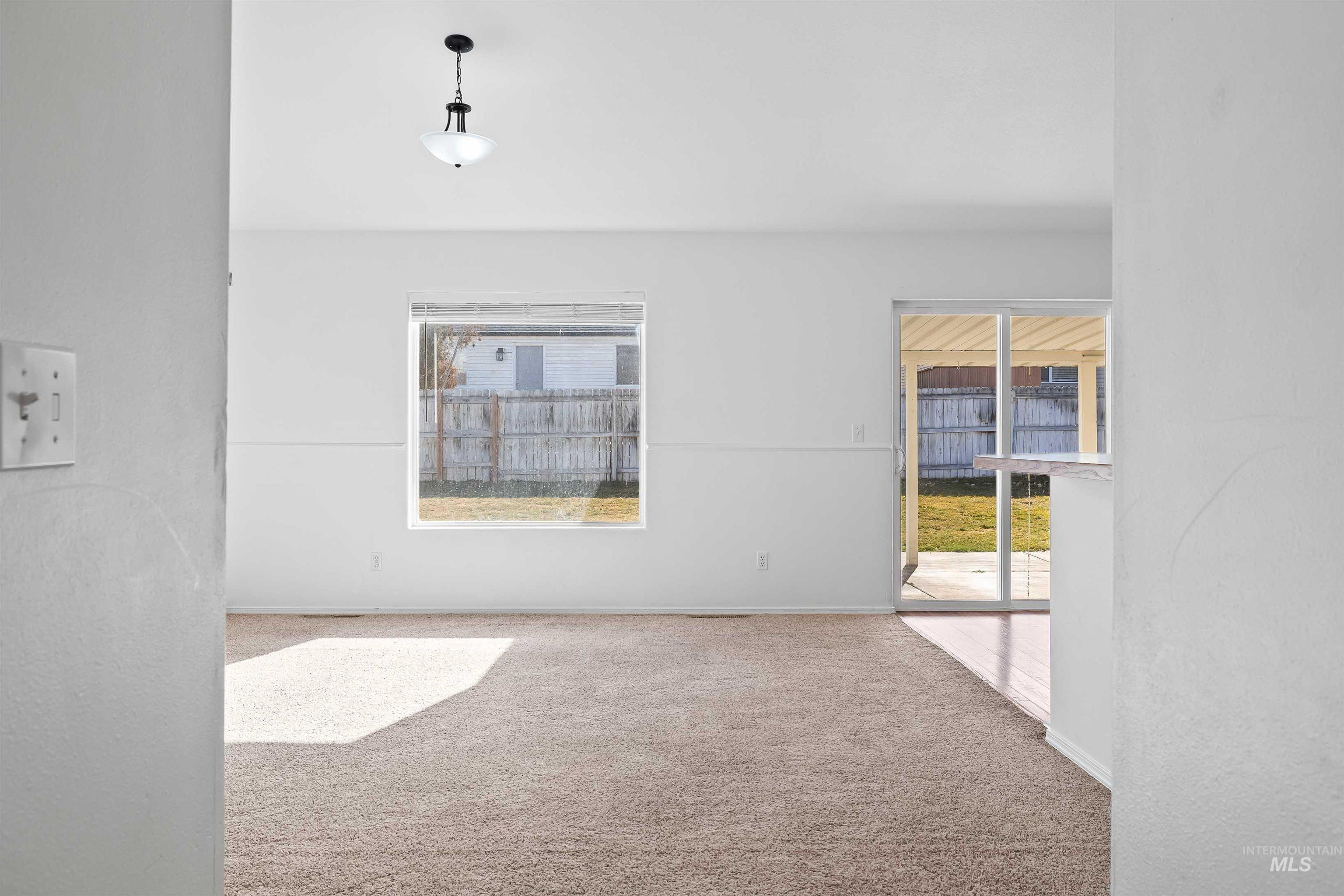 548 Clover Avenue, Twin Falls, Idaho 83301, 3 Bedrooms, 2 Bathrooms, Residential For Sale, Price $324,850,MLS 98975161