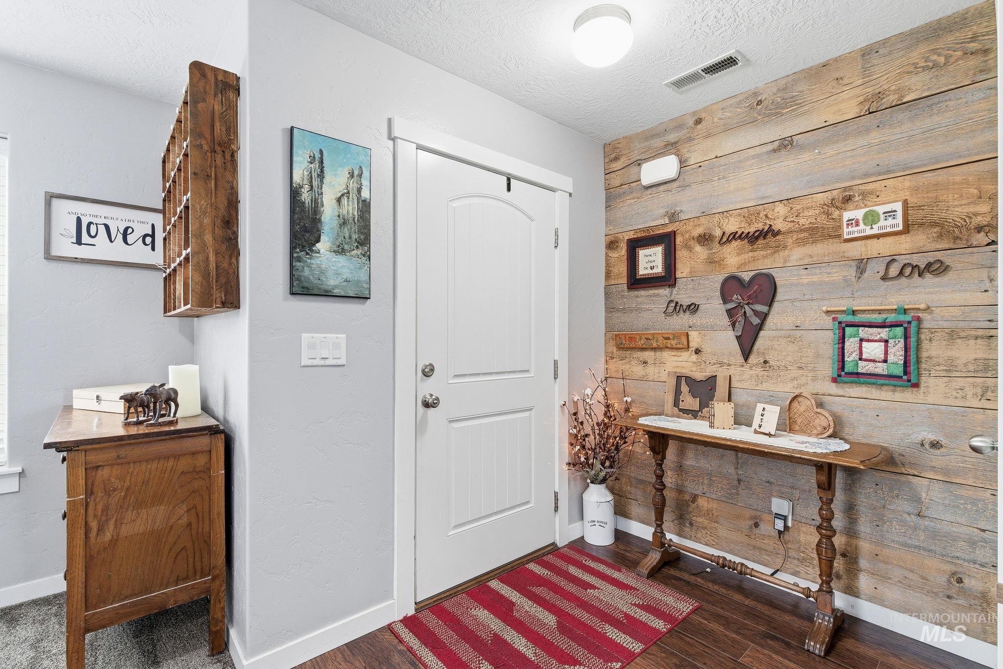 19097 Emily Ave., Caldwell, Idaho 83605, 5 Bedrooms, 2.5 Bathrooms, Residential For Sale, Price $470,000,MLS 98975162