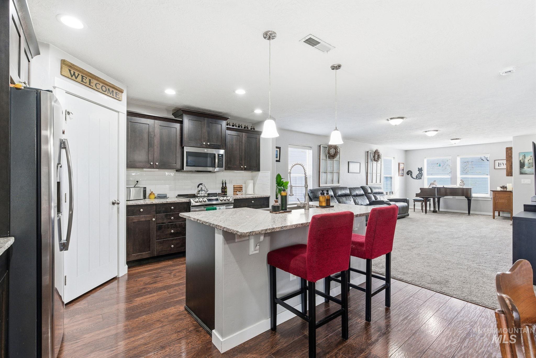 19097 Emily Ave., Caldwell, Idaho 83605, 5 Bedrooms, 2.5 Bathrooms, Residential For Sale, Price $470,000,MLS 98975162