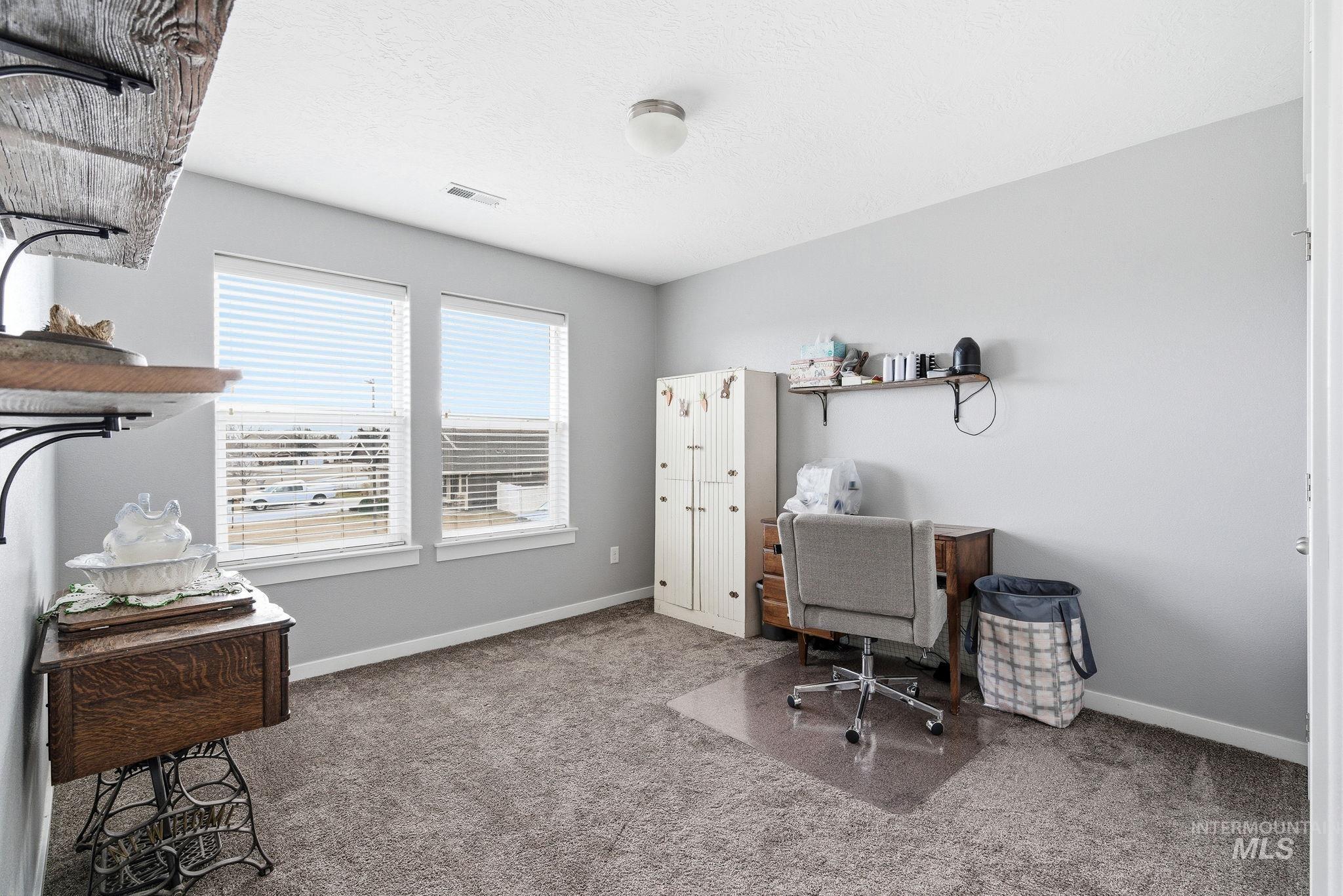 19097 Emily Ave., Caldwell, Idaho 83605, 5 Bedrooms, 2.5 Bathrooms, Residential For Sale, Price $470,000,MLS 98975162