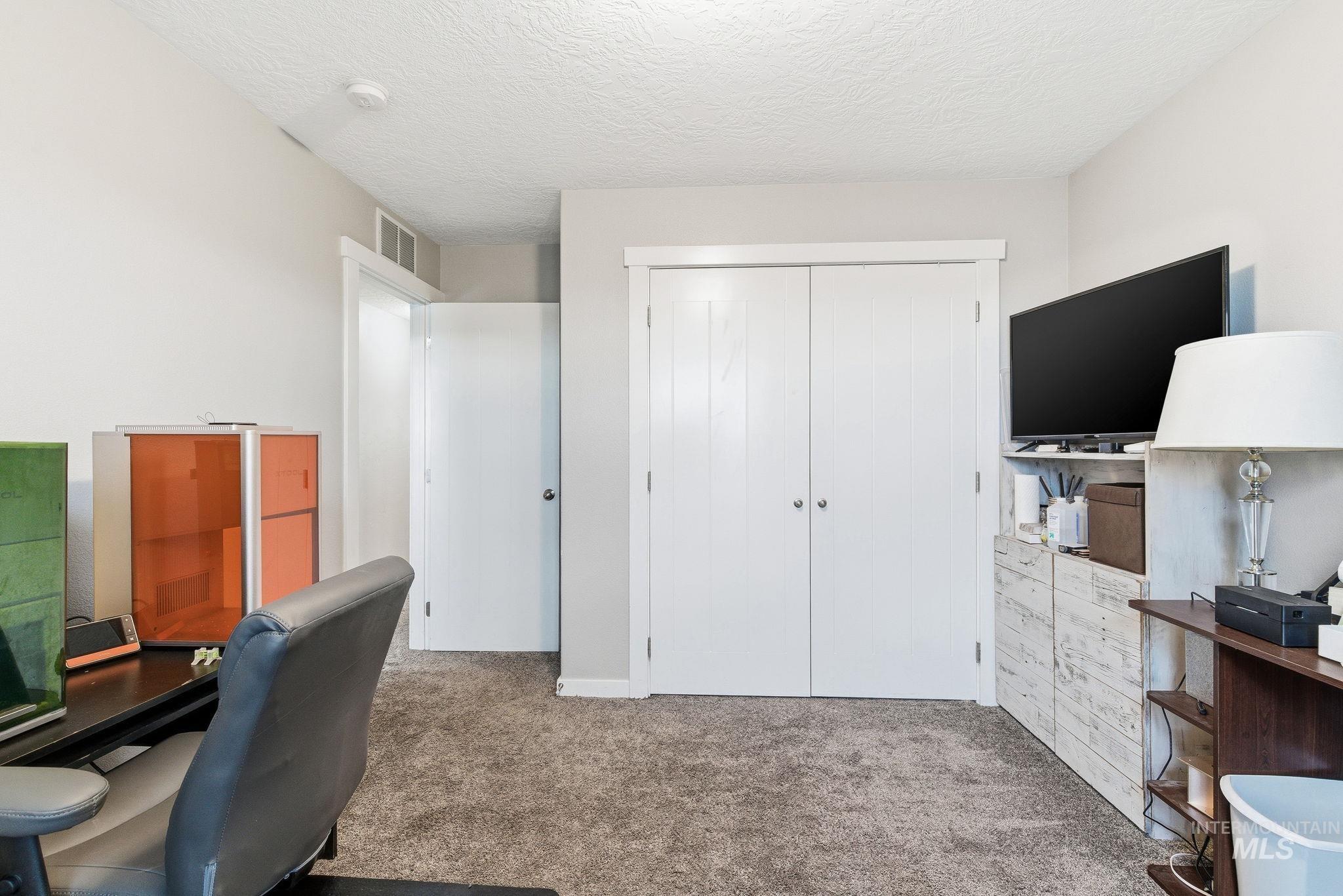 19097 Emily Ave., Caldwell, Idaho 83605, 5 Bedrooms, 2.5 Bathrooms, Residential For Sale, Price $470,000,MLS 98975162