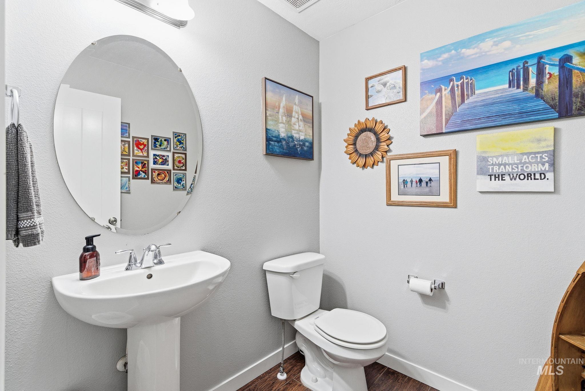 19097 Emily Ave., Caldwell, Idaho 83605, 5 Bedrooms, 2.5 Bathrooms, Residential For Sale, Price $470,000,MLS 98975162