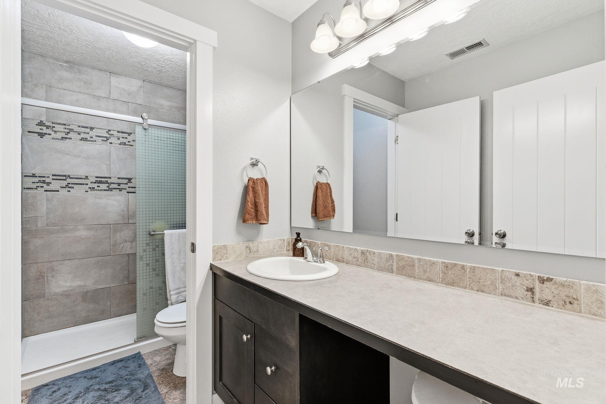 19097 Emily Ave., Caldwell, Idaho 83605, 5 Bedrooms, 2.5 Bathrooms, Residential For Sale, Price $470,000,MLS 98975162