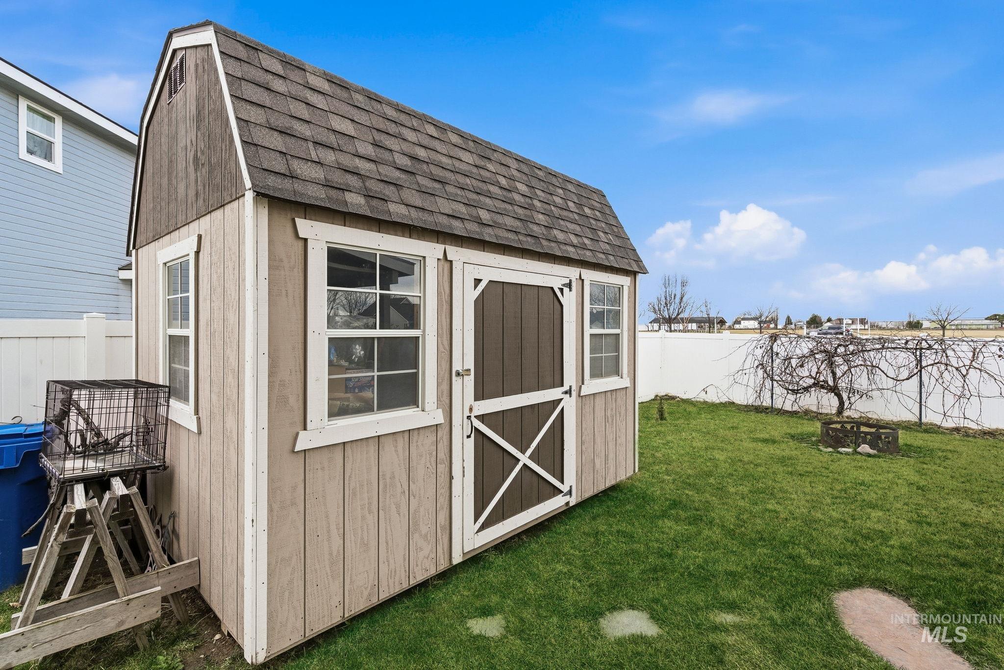 19097 Emily Ave., Caldwell, Idaho 83605, 5 Bedrooms, 2.5 Bathrooms, Residential For Sale, Price $470,000,MLS 98975162