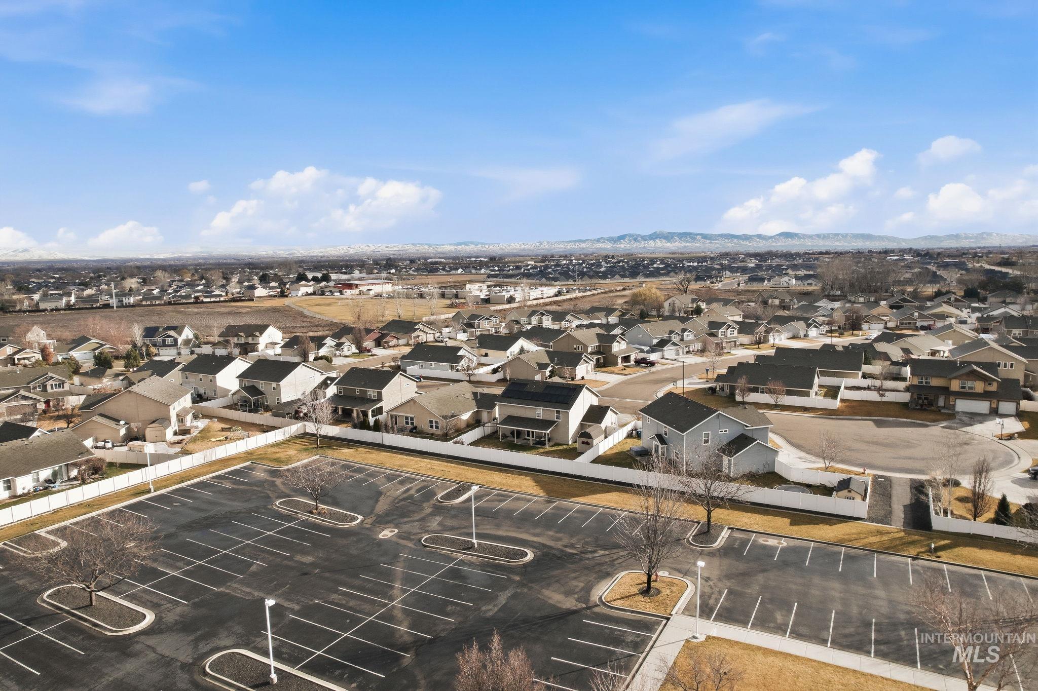 19097 Emily Ave., Caldwell, Idaho 83605, 5 Bedrooms, 2.5 Bathrooms, Residential For Sale, Price $470,000,MLS 98975162