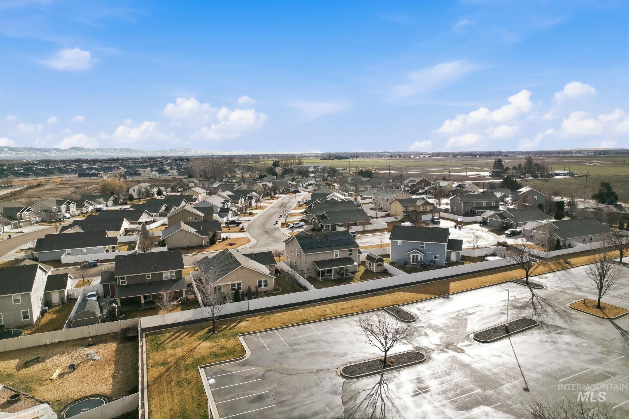 19097 Emily Ave., Caldwell, Idaho 83605, 5 Bedrooms, 2.5 Bathrooms, Residential For Sale, Price $470,000,MLS 98975162