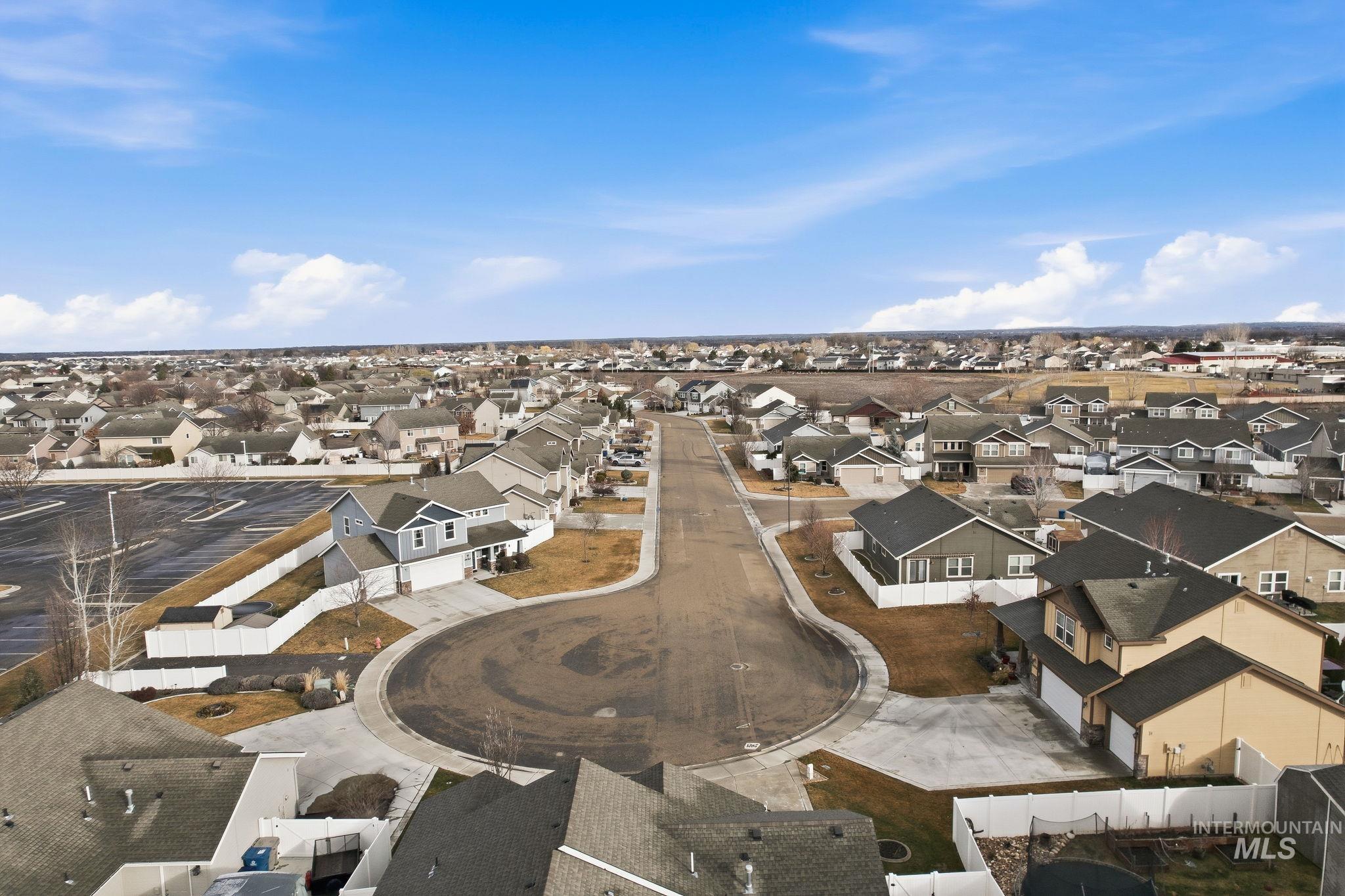 19097 Emily Ave., Caldwell, Idaho 83605, 5 Bedrooms, 2.5 Bathrooms, Residential For Sale, Price $470,000,MLS 98975162