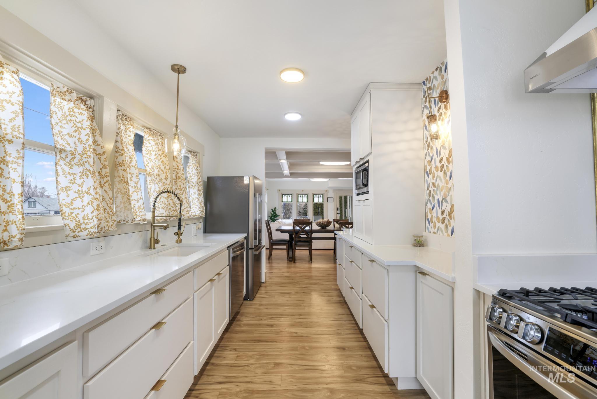 661 2nd Ave N, Twin Falls, Idaho 83301-5745, 4 Bedrooms, 3 Bathrooms, Residential For Sale, Price $538,000,MLS 98975163