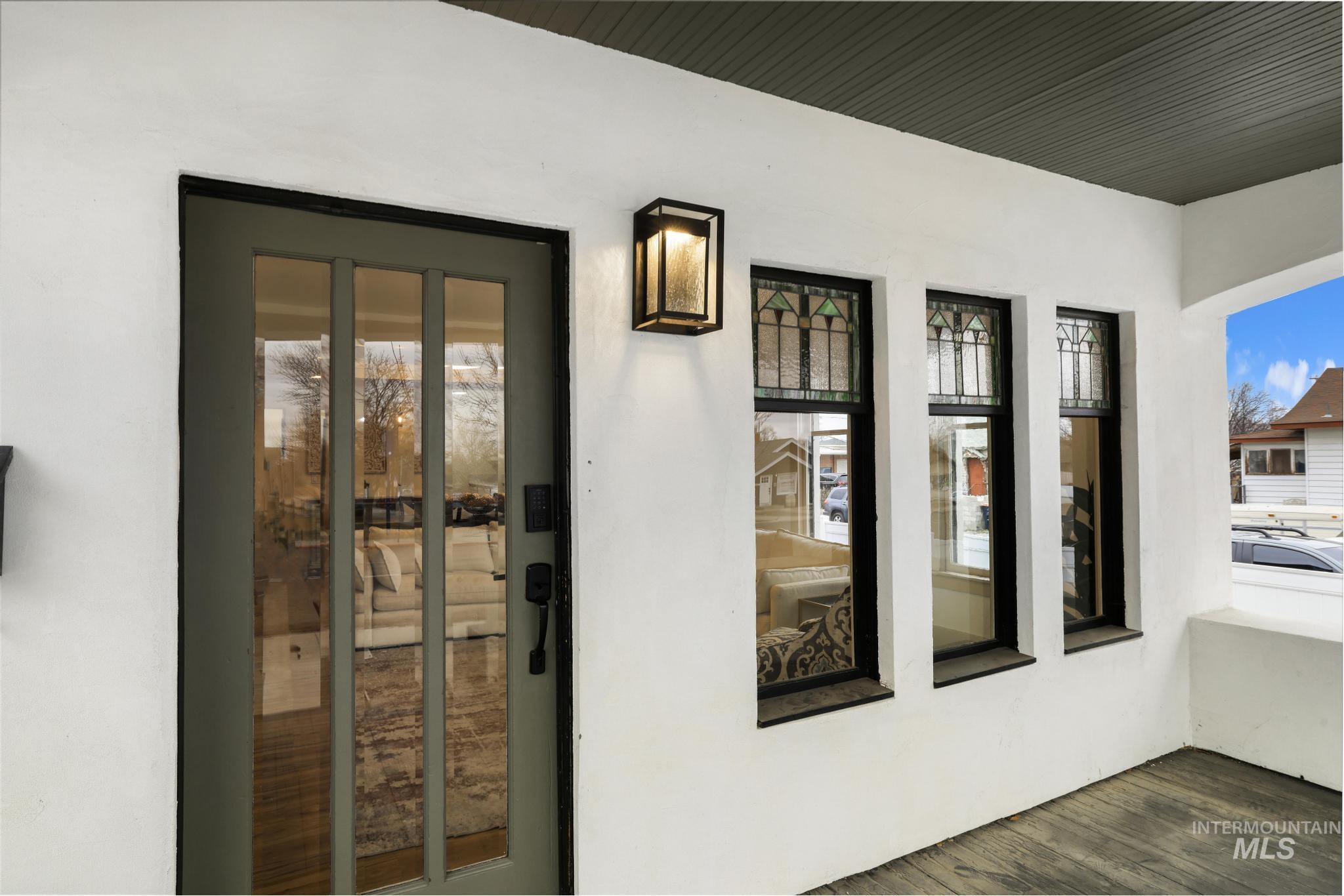 661 2nd Ave N, Twin Falls, Idaho 83301-5745, 3 Bedrooms, 2 Bathrooms, Residential Income For Sale, Price $538,000,MLS 98975164