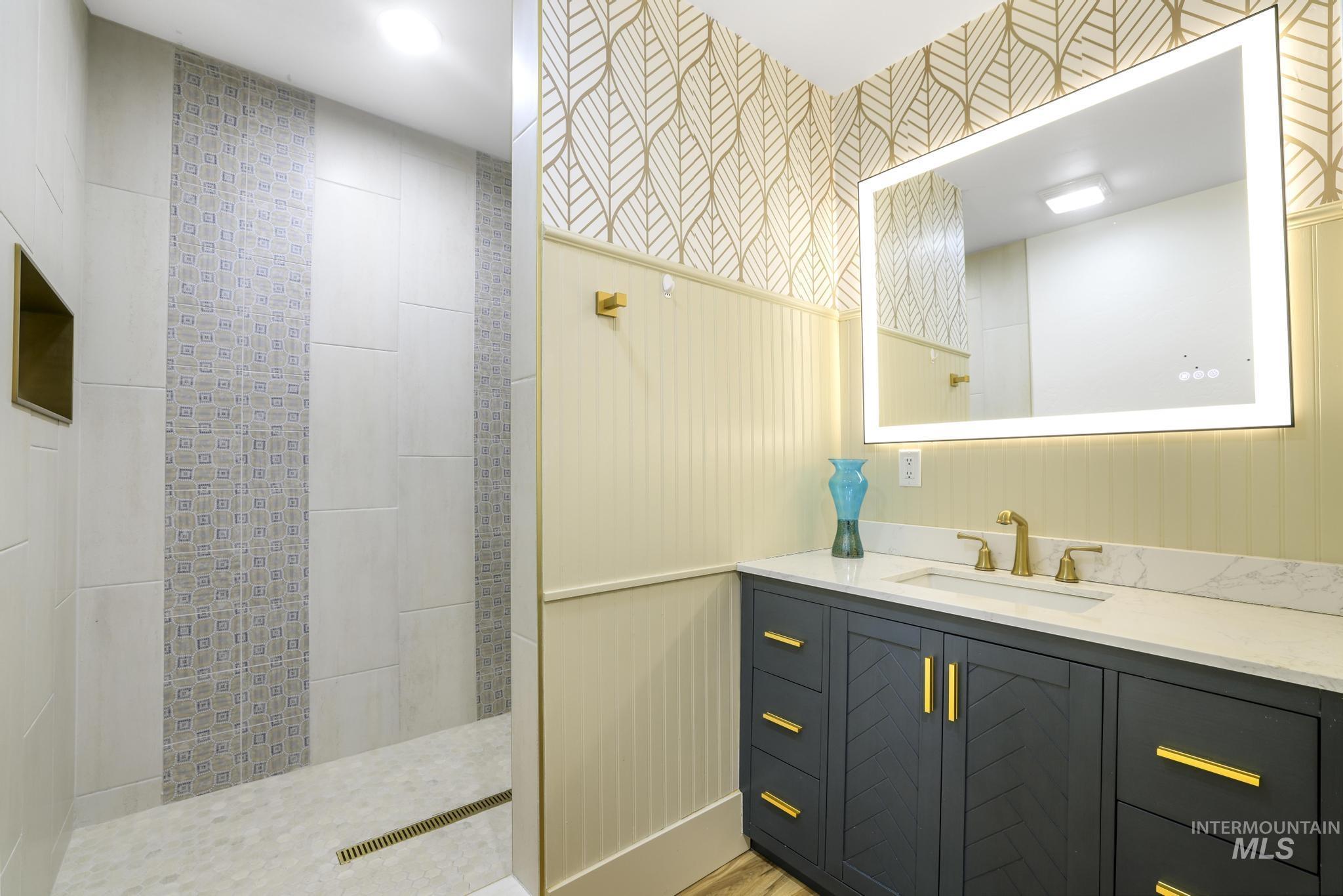 661 2nd Ave N, Twin Falls, Idaho 83301-5745, 3 Bedrooms, 2 Bathrooms, Residential Income For Sale, Price $538,000,MLS 98975164