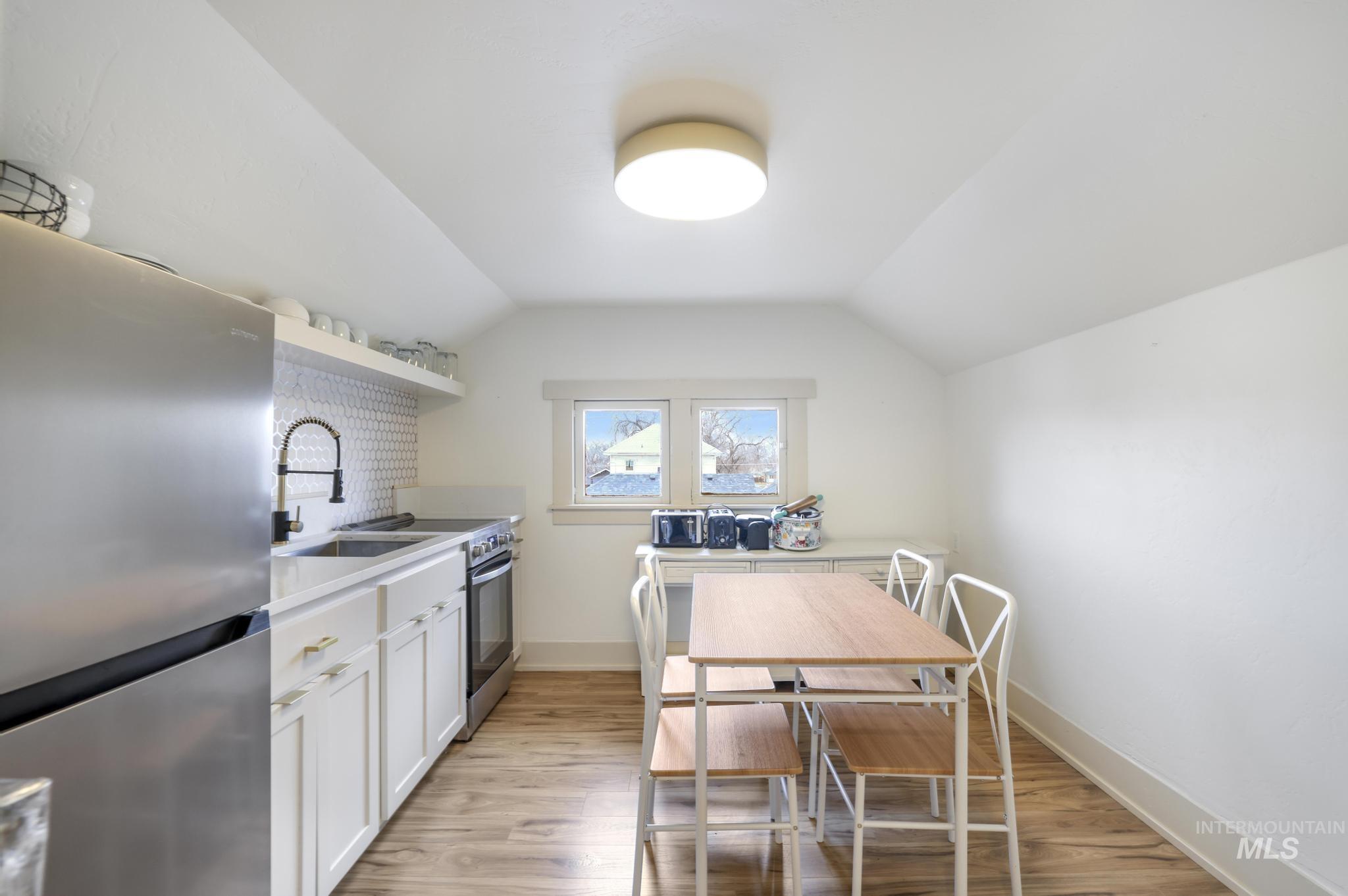 661 2nd Ave N, Twin Falls, Idaho 83301-5745, 3 Bedrooms, 2 Bathrooms, Residential Income For Sale, Price $538,000, 98975164