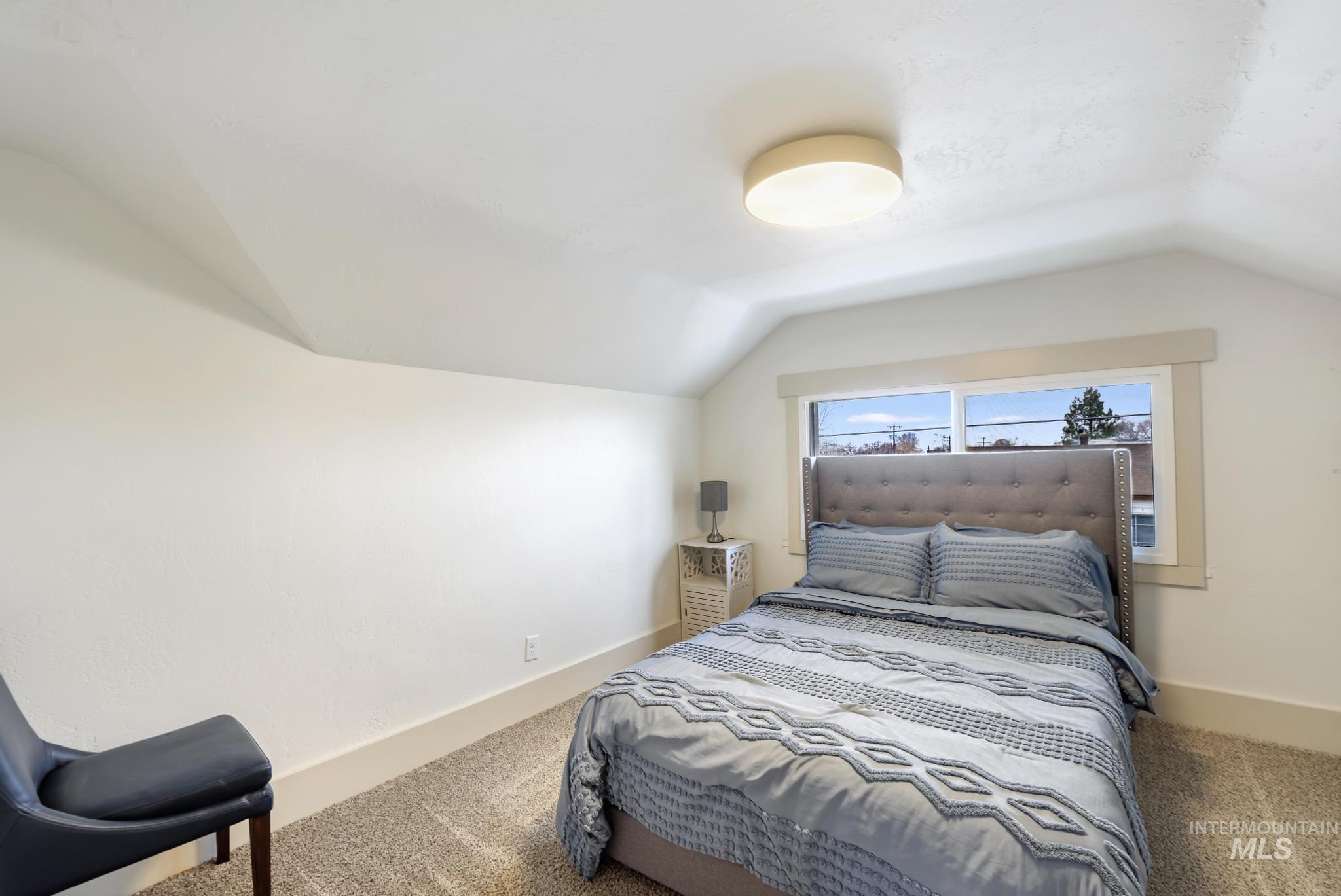 661 2nd Ave N, Twin Falls, Idaho 83301-5745, 3 Bedrooms, 2 Bathrooms, Residential Income For Sale, Price $538,000,MLS 98975164