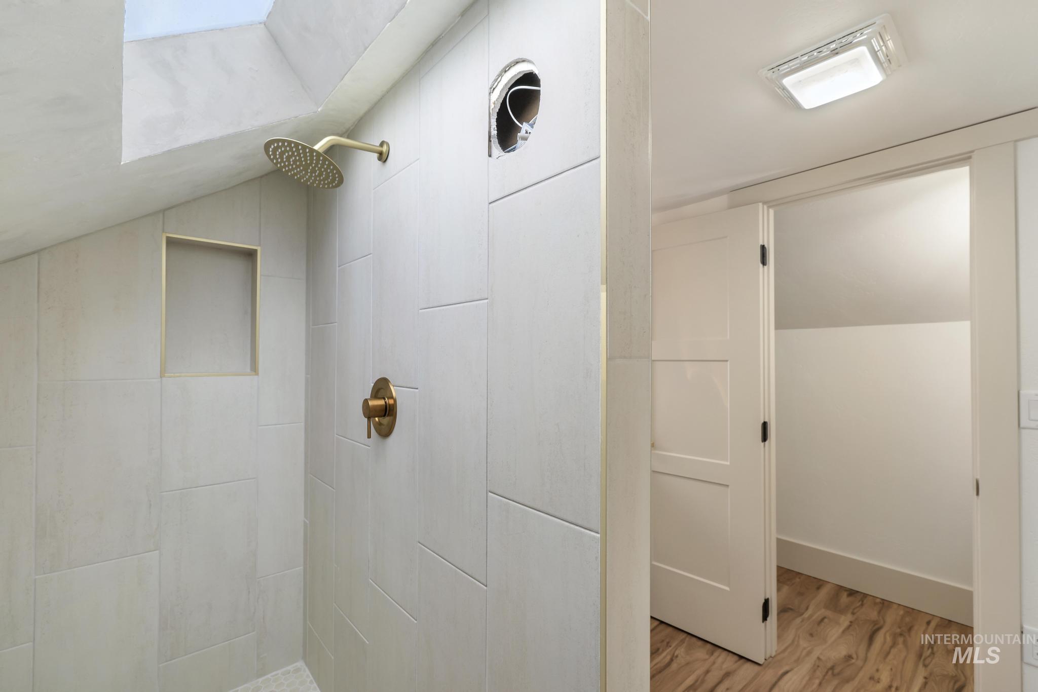 661 2nd Ave N, Twin Falls, Idaho 83301-5745, 3 Bedrooms, 2 Bathrooms, Residential Income For Sale, Price $538,000,MLS 98975164