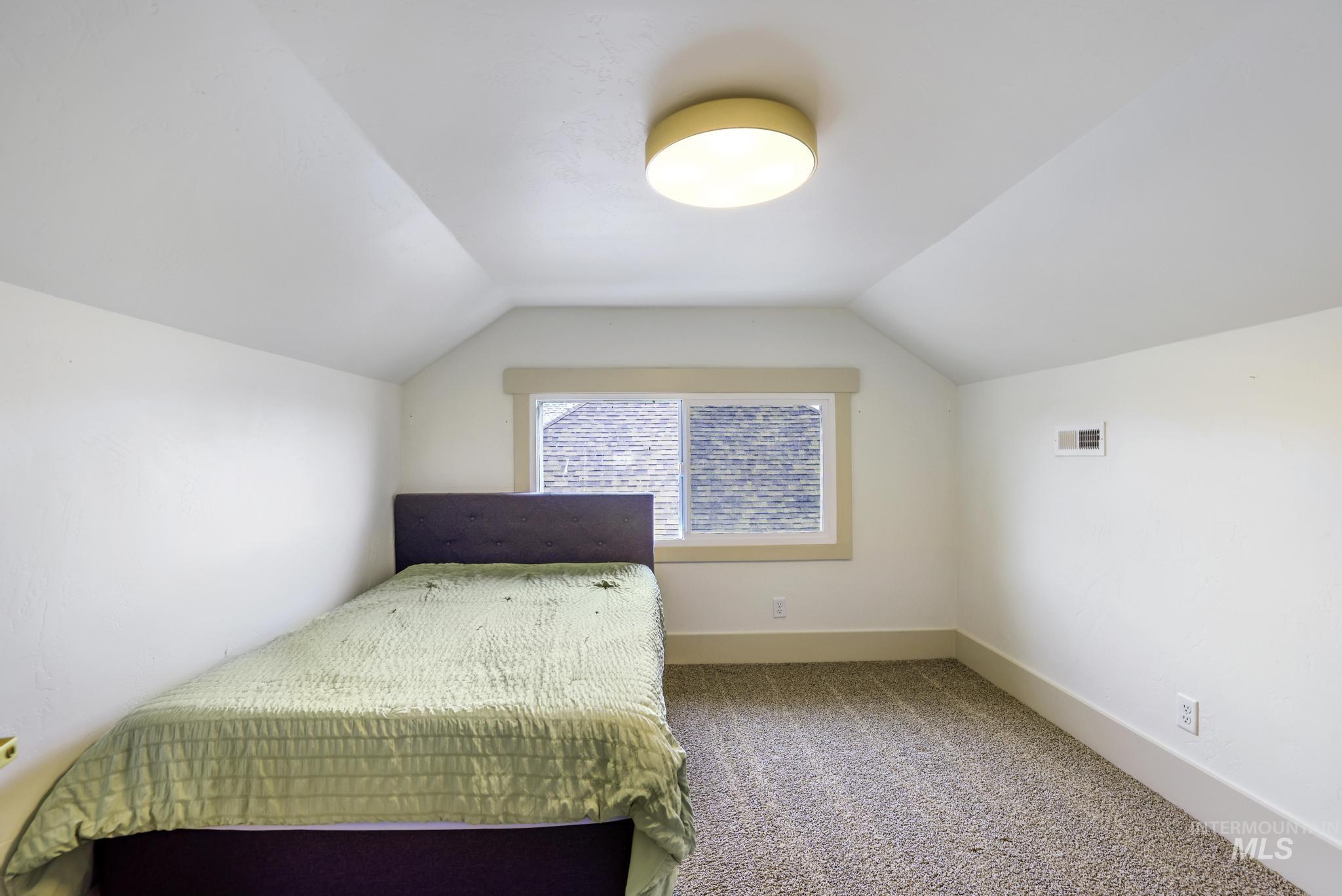 661 2nd Ave N, Twin Falls, Idaho 83301-5745, 3 Bedrooms, 2 Bathrooms, Residential Income For Sale, Price $538,000, 98975164