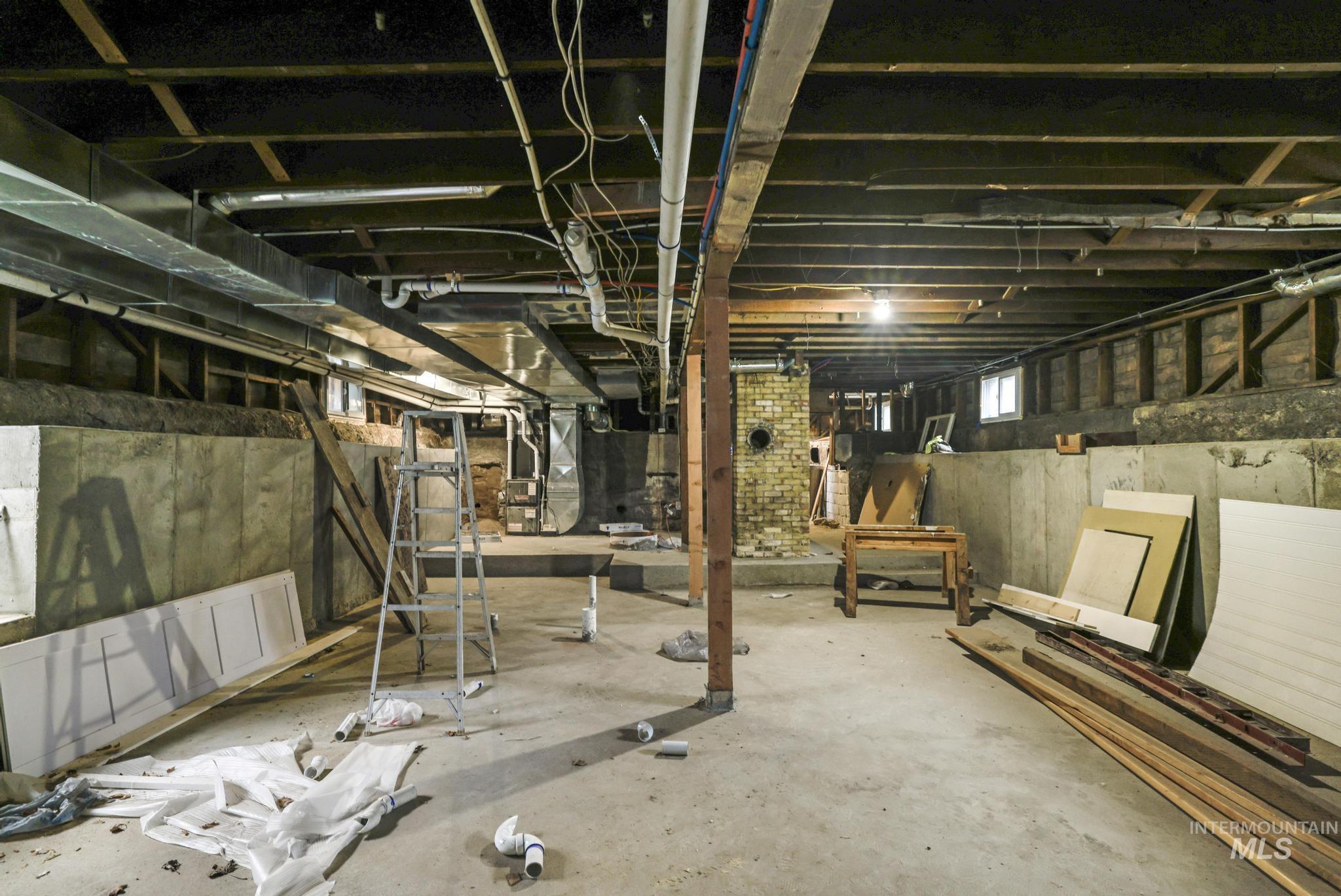 661 2nd Ave N, Twin Falls, Idaho 83301-5745, 3 Bedrooms, 2 Bathrooms, Residential Income For Sale, Price $538,000,MLS 98975164