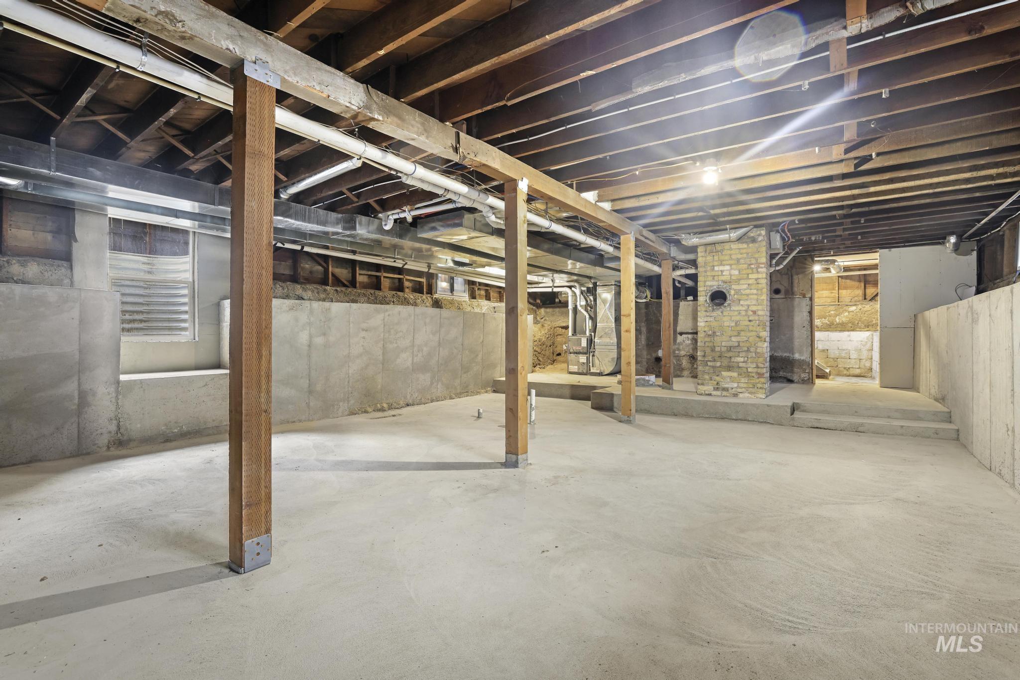 661 2nd Ave N, Twin Falls, Idaho 83301-5745, 3 Bedrooms, 2 Bathrooms, Residential Income For Sale, Price $538,000,MLS 98975164