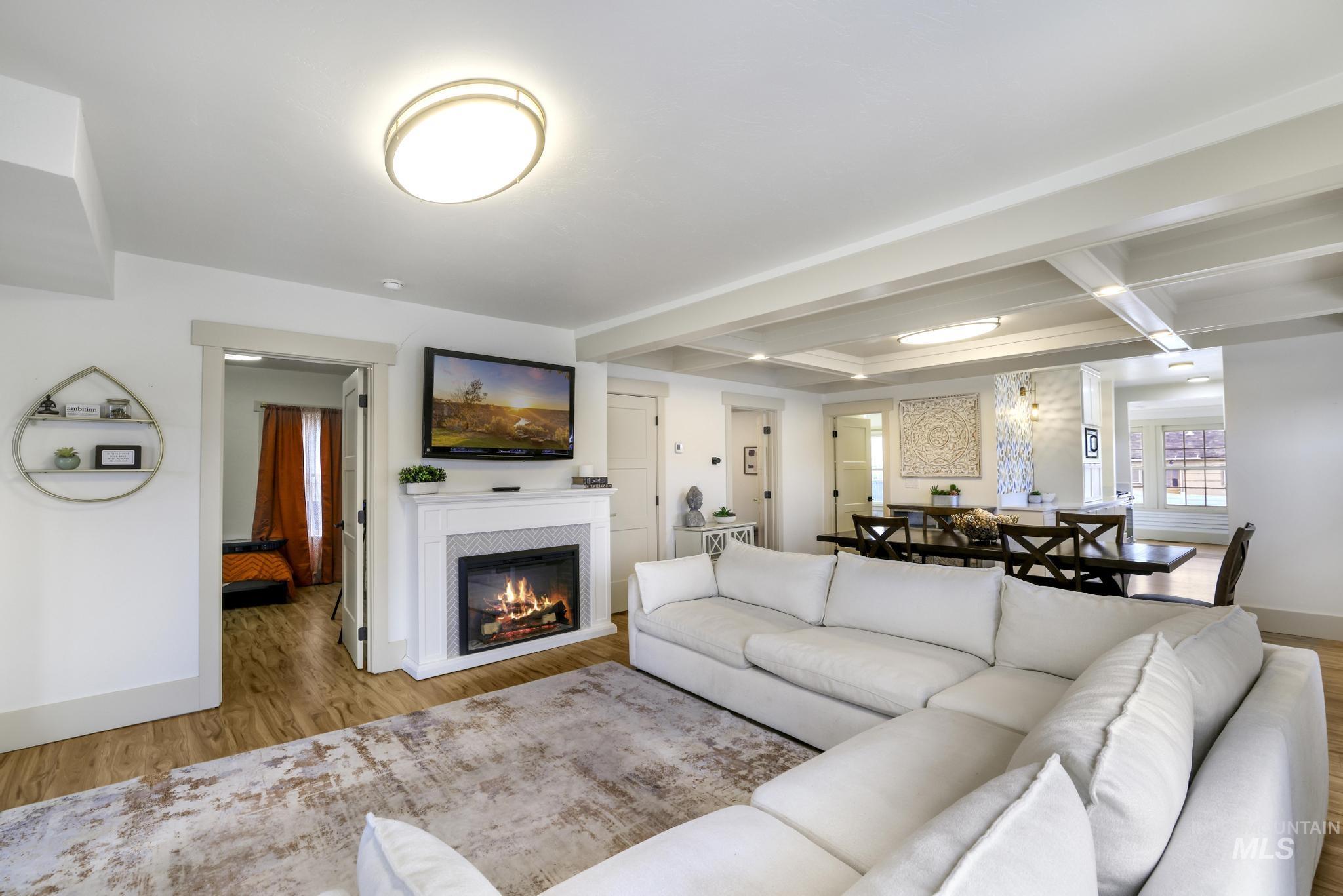 661 2nd Ave N, Twin Falls, Idaho 83301-5745, 3 Bedrooms, 2 Bathrooms, Residential Income For Sale, Price $538,000,MLS 98975164