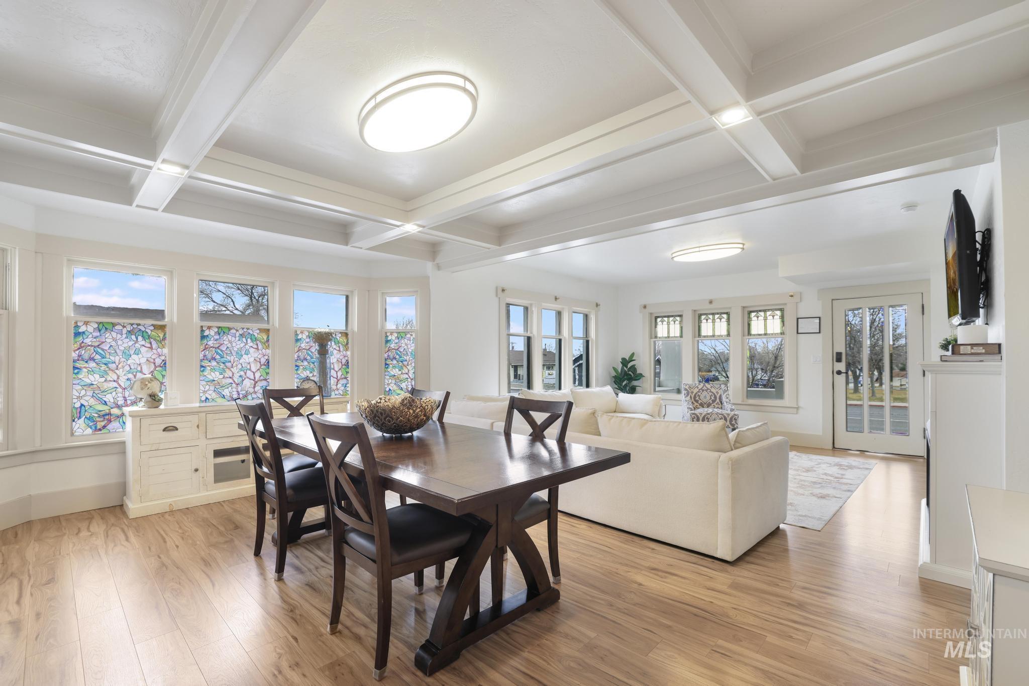 661 2nd Ave N, Twin Falls, Idaho 83301-5745, 3 Bedrooms, 2 Bathrooms, Residential Income For Sale, Price $538,000,MLS 98975164