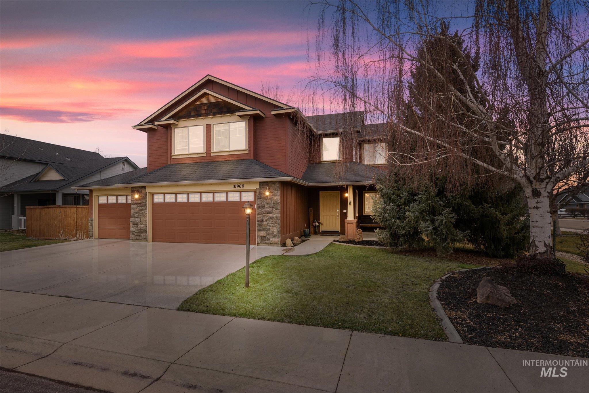 10960 W Rose Lake St, Star, Idaho 83669, 3 Bedrooms, 2.5 Bathrooms, Residential For Sale, Price $474,800,MLS 98975165