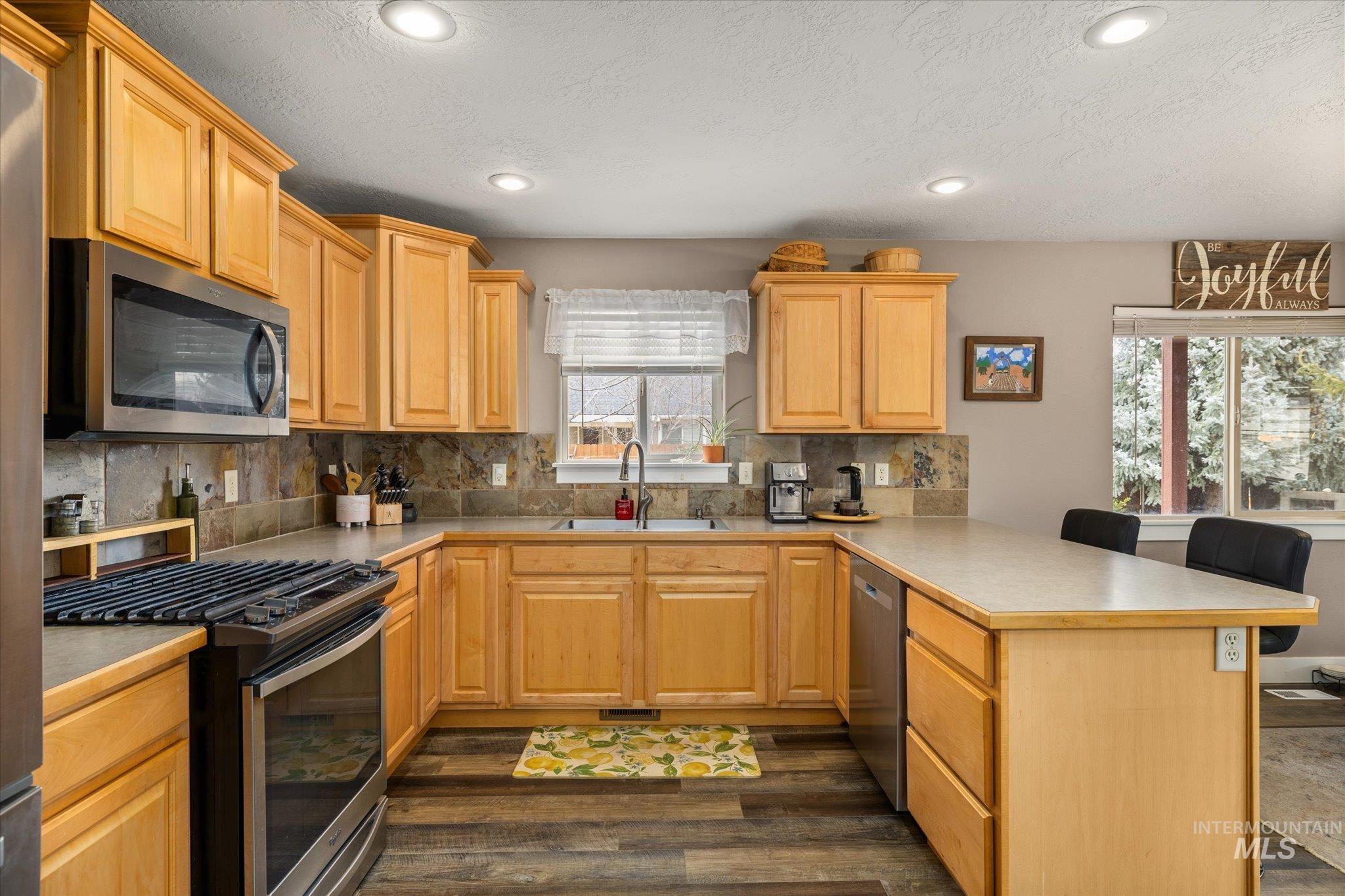 10960 W Rose Lake St, Star, Idaho 83669, 3 Bedrooms, 2.5 Bathrooms, Residential For Sale, Price $474,800,MLS 98975165