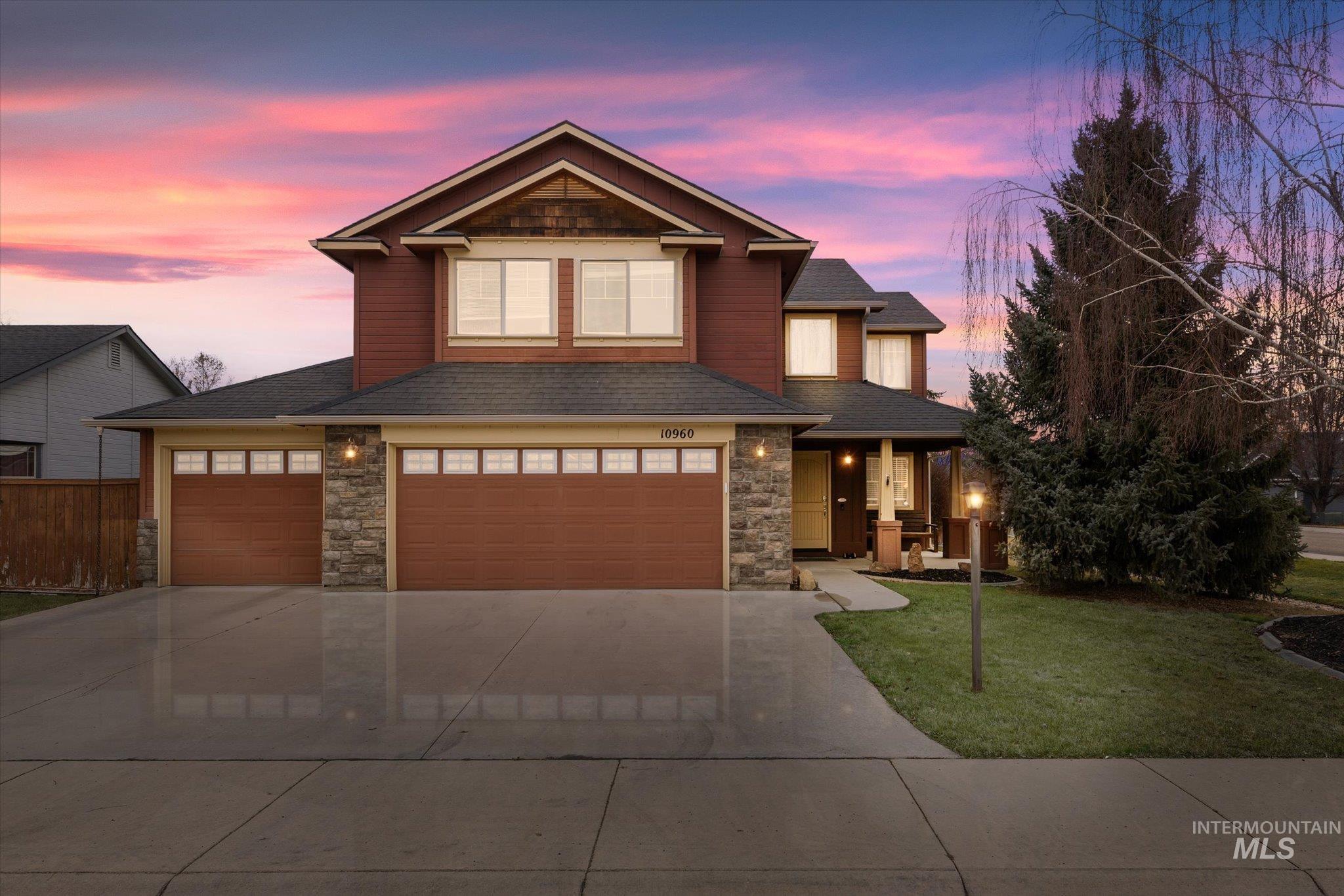 10960 W Rose Lake St, Star, Idaho 83669, 3 Bedrooms, 2.5 Bathrooms, Residential For Sale, Price $474,800,MLS 98975165