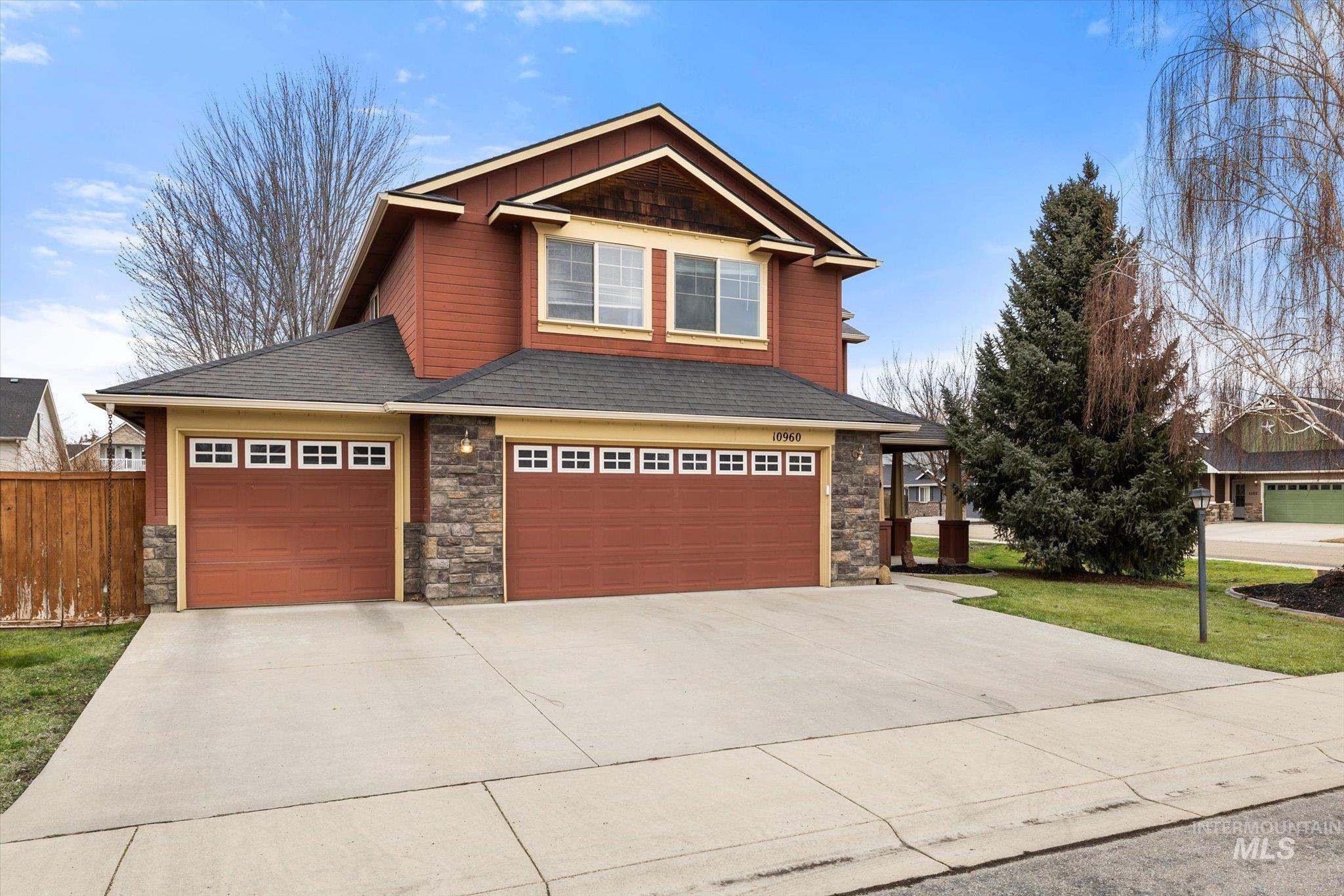 10960 W Rose Lake St, Star, Idaho 83669, 3 Bedrooms, 2.5 Bathrooms, Residential For Sale, Price $474,800,MLS 98975165