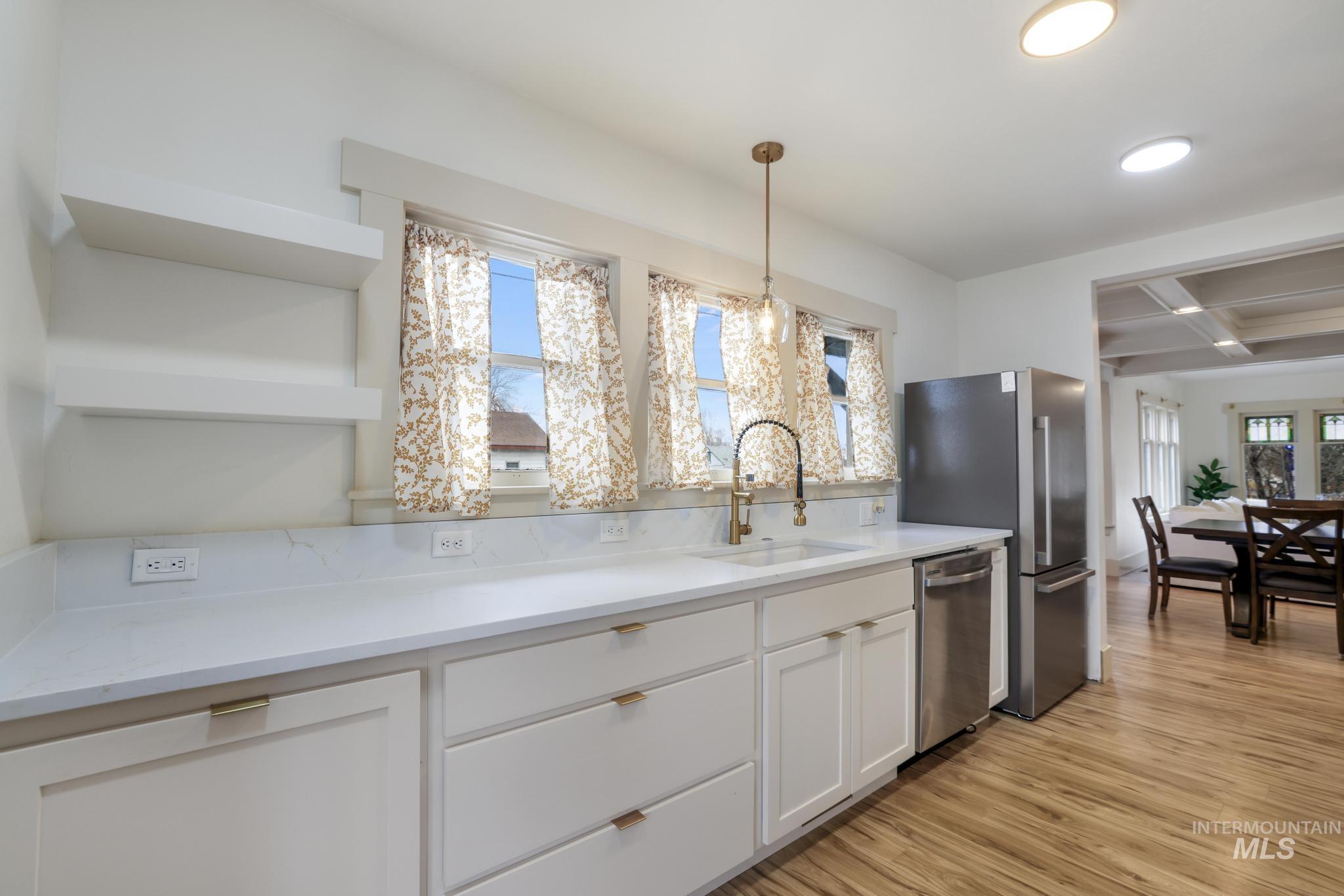 661 2nd Ave N, Twin Falls, Idaho 83301-5745, 4 Bedrooms, Business/Commercial For Sale, Price $538,000,MLS 98975166