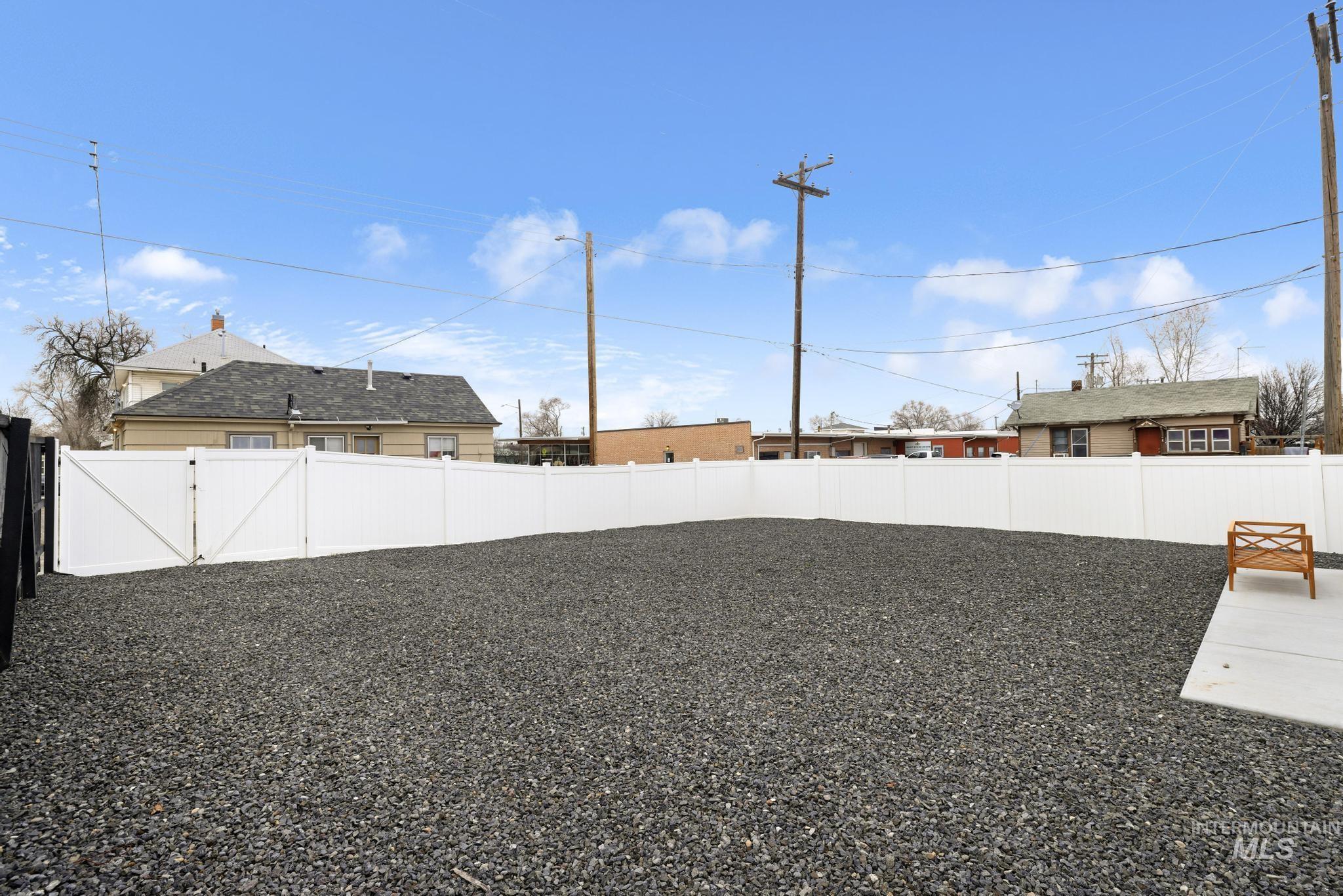 661 2nd Ave N, Twin Falls, Idaho 83301-5745, 4 Bedrooms, Business/Commercial For Sale, Price $538,000,MLS 98975166