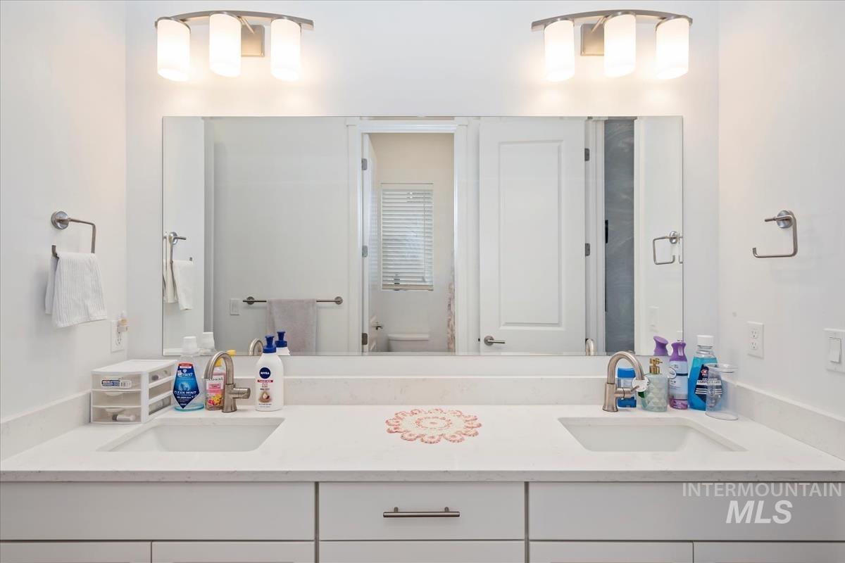 8807 E Snow Drop St, Nampa, Idaho 83687, 3 Bedrooms, 3.5 Bathrooms, Residential For Sale, Price $759,900,MLS 98975167