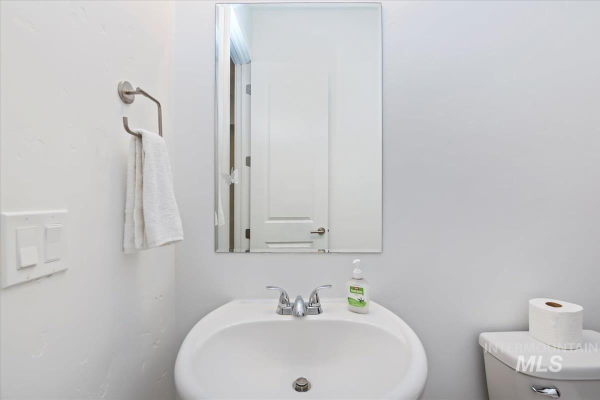 8807 E Snow Drop St, Nampa, Idaho 83687, 3 Bedrooms, 3.5 Bathrooms, Residential For Sale, Price $759,900,MLS 98975167