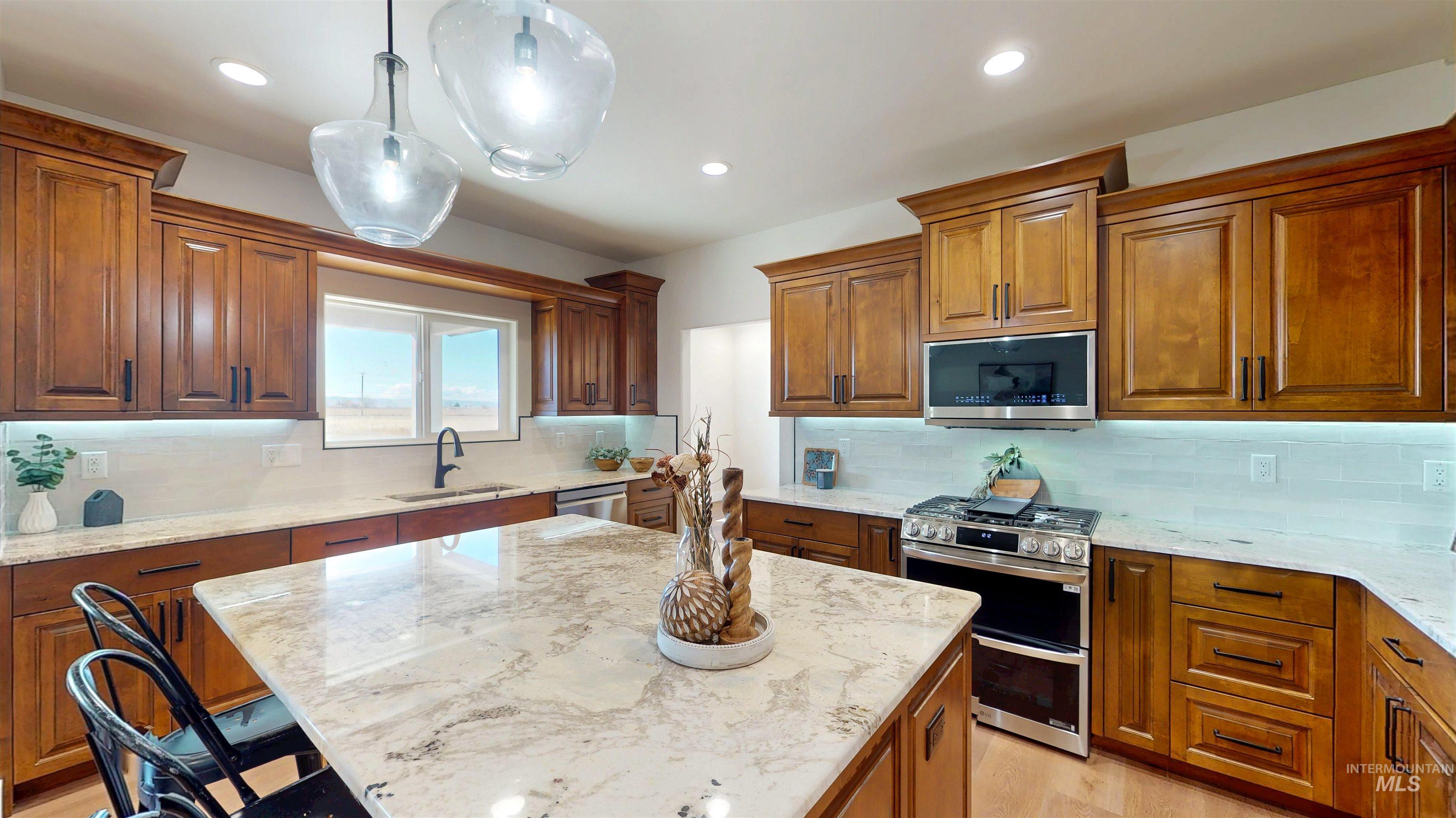 3675 E 3711 N, Kimberly, Idaho 83341, 4 Bedrooms, 3 Bathrooms, Residential For Sale, Price $675,000, 98975169