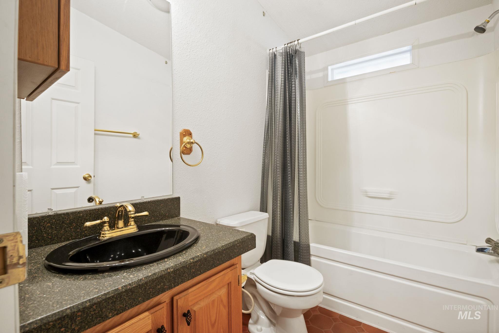 5560 N. Fairfax Ln, Garden City, Idaho 83714, 3 Bedrooms, 2 Bathrooms, Residential For Sale, Price $188,000,MLS 98975172