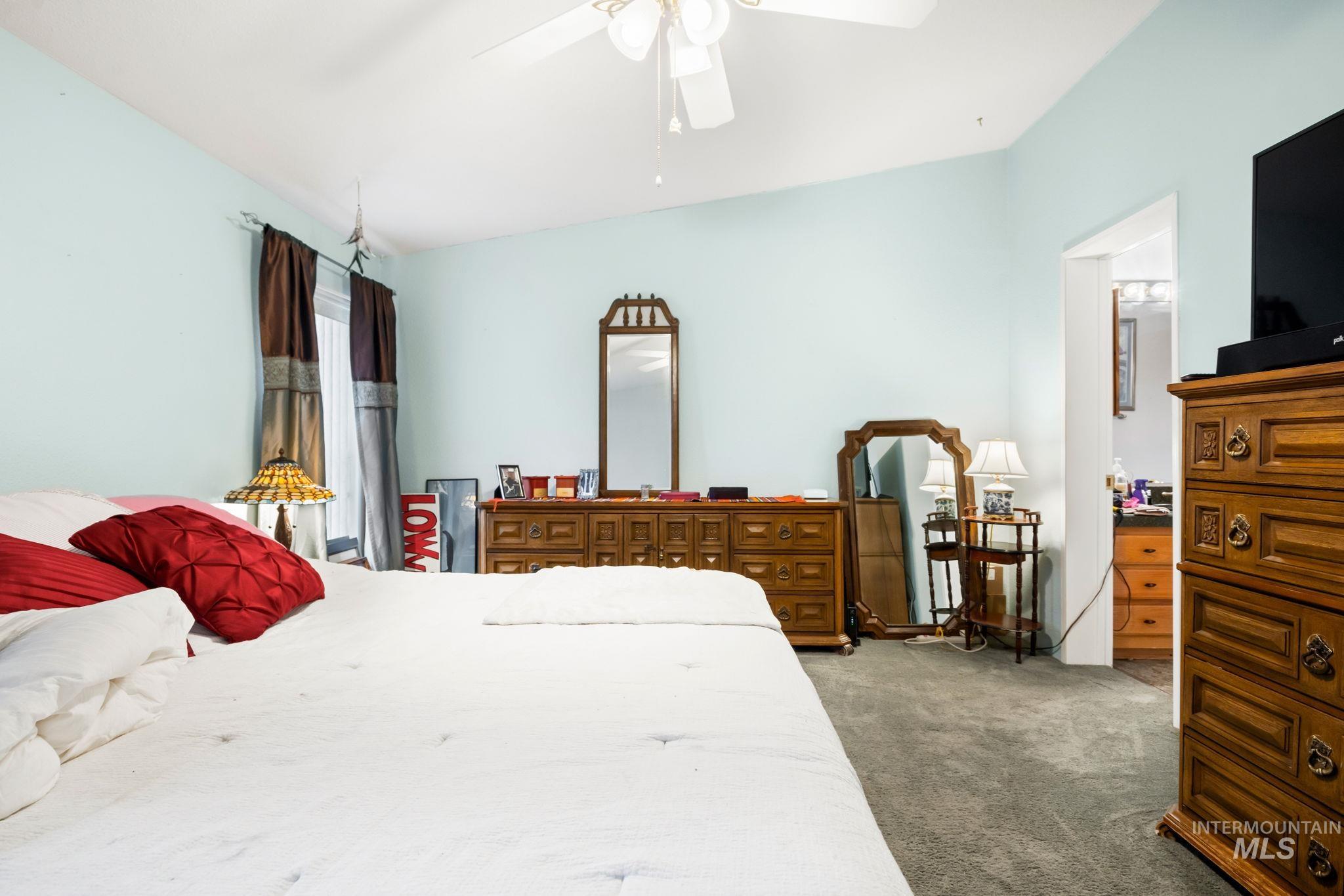 5560 N. Fairfax Ln, Garden City, Idaho 83714, 3 Bedrooms, 2 Bathrooms, Residential For Sale, Price $188,000,MLS 98975172