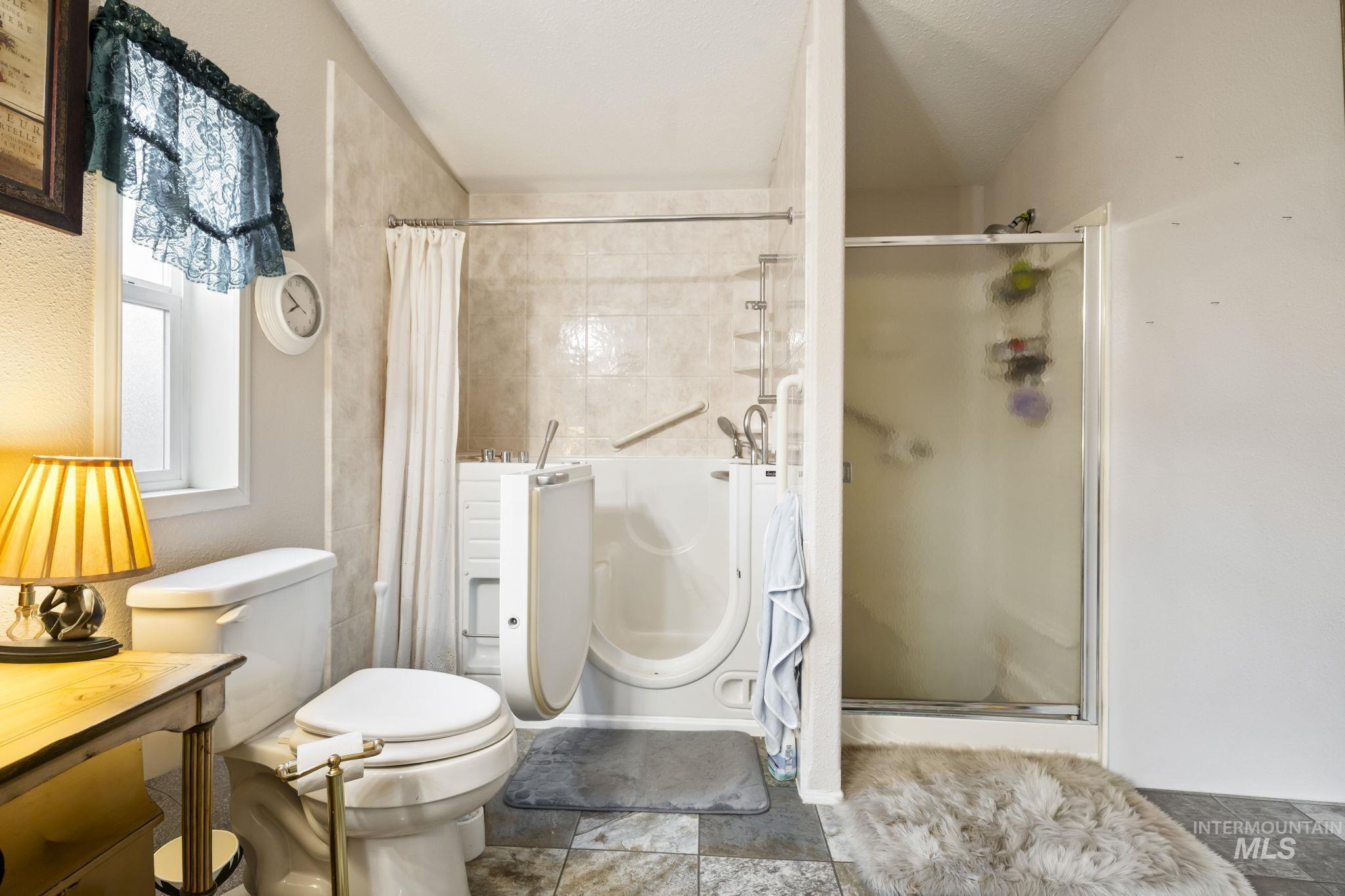 5560 N. Fairfax Ln, Garden City, Idaho 83714, 3 Bedrooms, 2 Bathrooms, Residential For Sale, Price $188,000,MLS 98975172