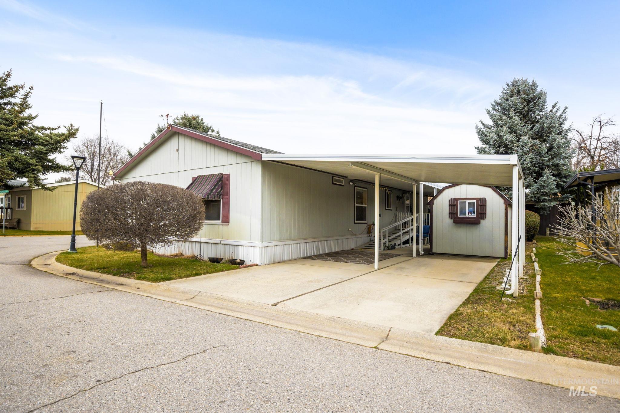 5560 N. Fairfax Ln, Garden City, Idaho 83714, 3 Bedrooms, 2 Bathrooms, Residential For Sale, Price $188,000,MLS 98975172