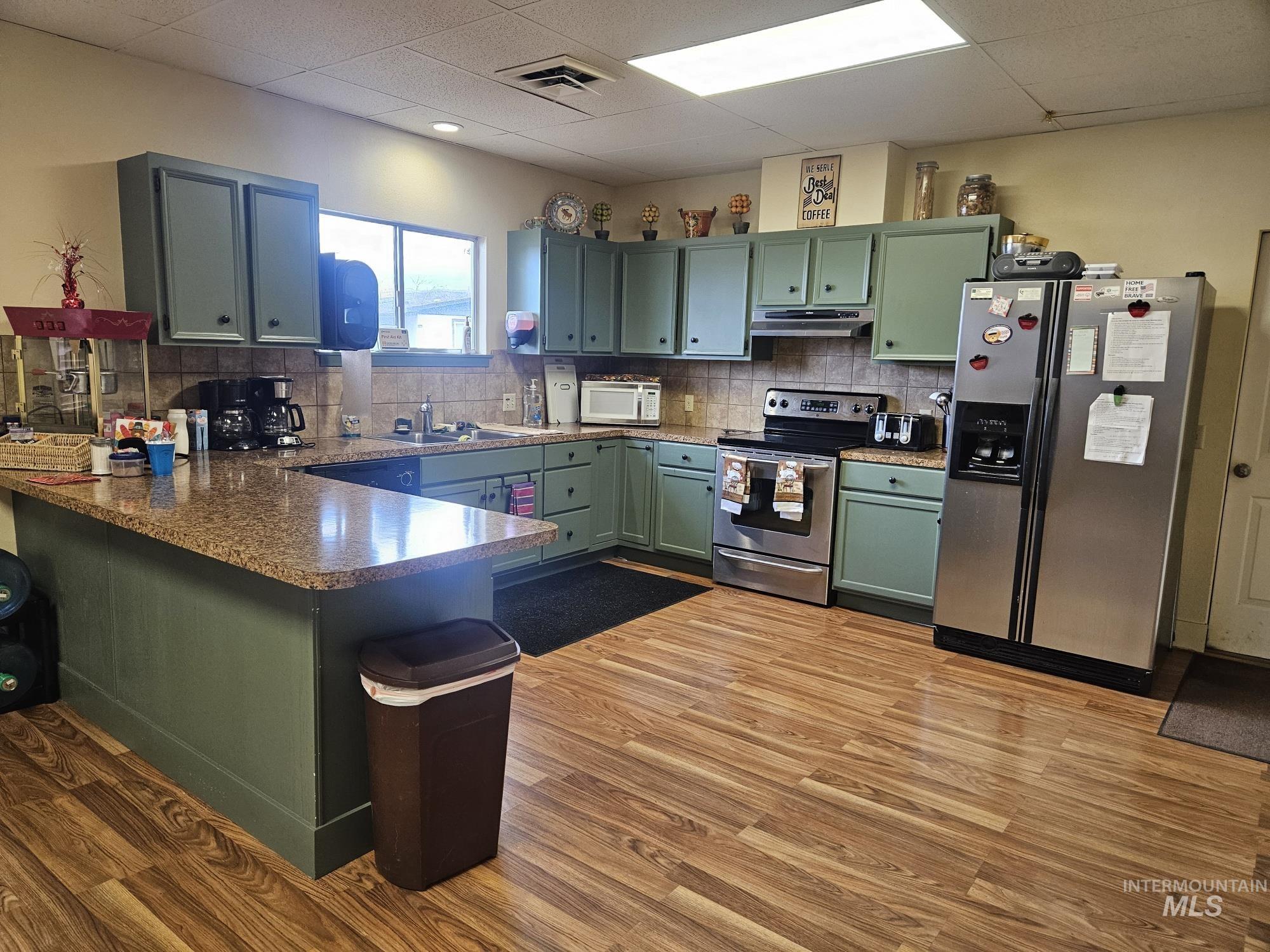 5560 N. Fairfax Ln, Garden City, Idaho 83714, 3 Bedrooms, 2 Bathrooms, Residential For Sale, Price $188,000,MLS 98975172