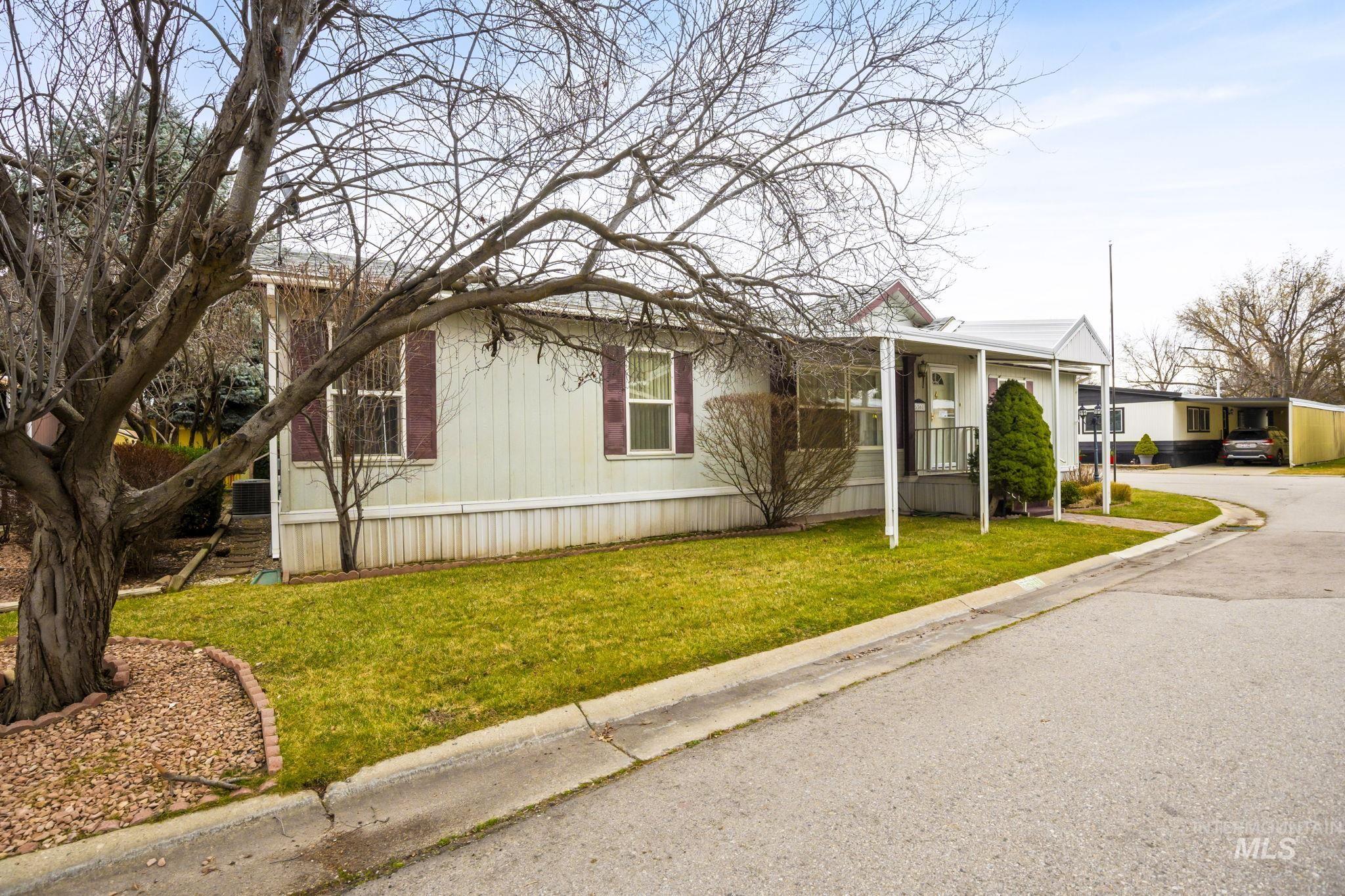 5560 N. Fairfax Ln, Garden City, Idaho 83714, 3 Bedrooms, 2 Bathrooms, Residential For Sale, Price $188,000,MLS 98975172