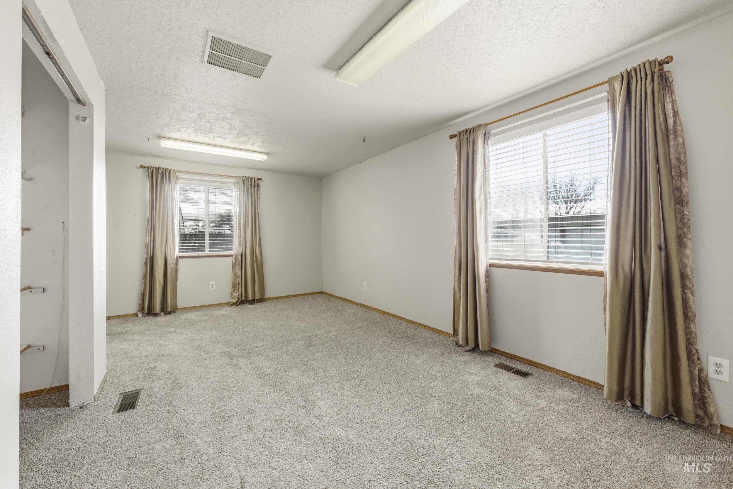 1907 W Flamingo Ave, Nampa, Idaho 83651, 2 Bedrooms, 2 Bathrooms, Residential For Sale, Price $160,000,MLS 98975173