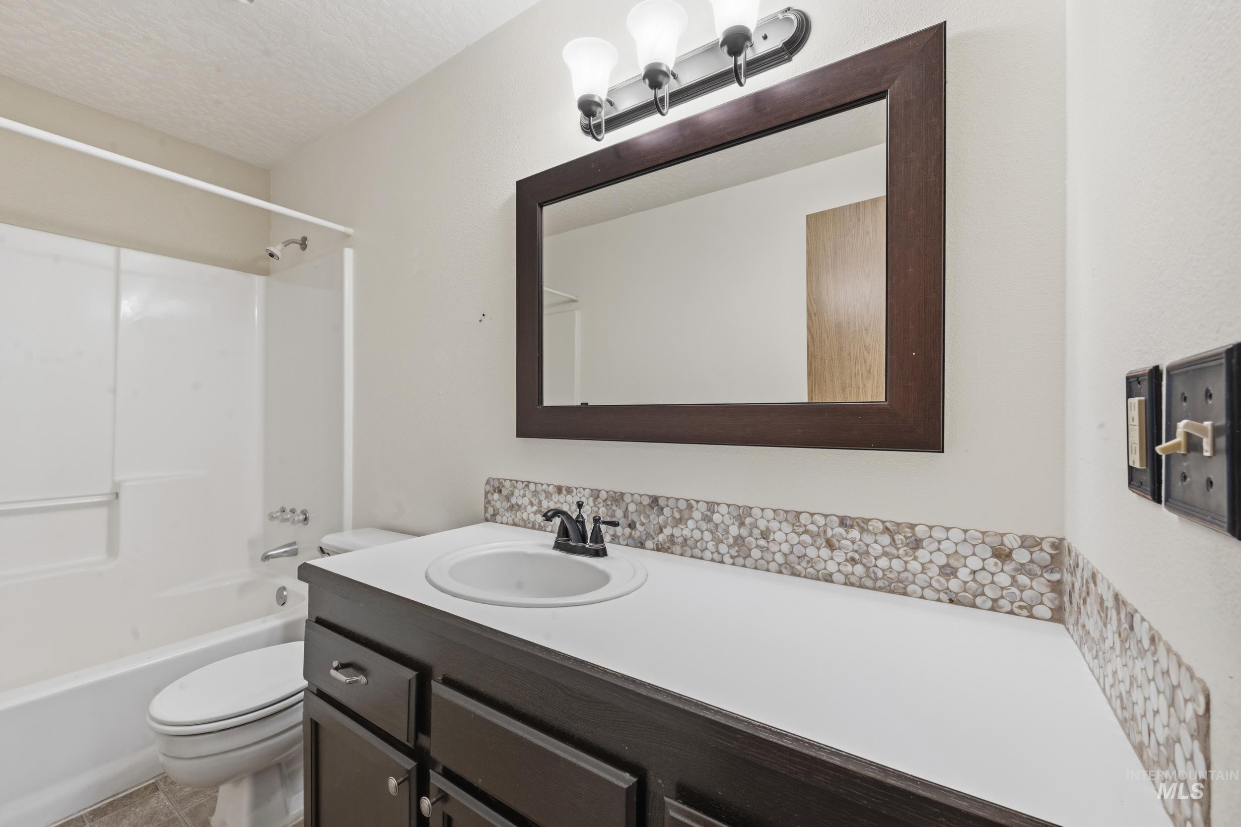 1907 W Flamingo Ave, Nampa, Idaho 83651, 2 Bedrooms, 2 Bathrooms, Residential For Sale, Price $160,000,MLS 98975173