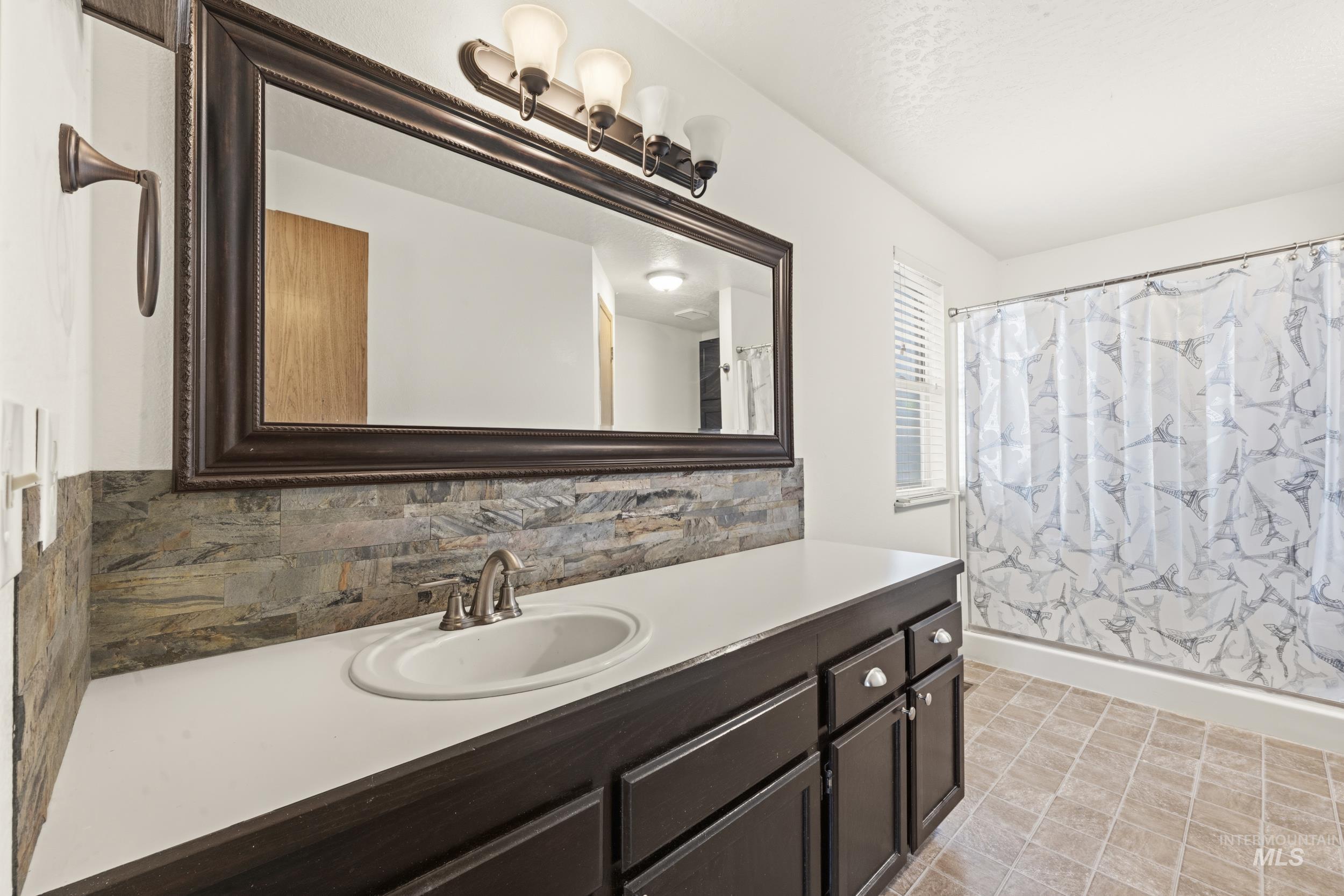 1907 W Flamingo Ave, Nampa, Idaho 83651, 2 Bedrooms, 2 Bathrooms, Residential For Sale, Price $160,000,MLS 98975173