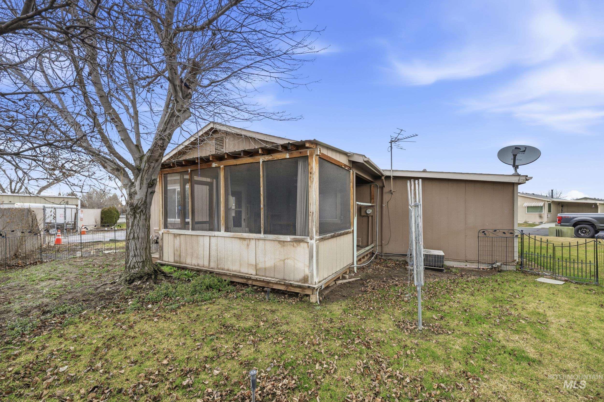 1907 W Flamingo Ave, Nampa, Idaho 83651, 2 Bedrooms, 2 Bathrooms, Residential For Sale, Price $160,000,MLS 98975173