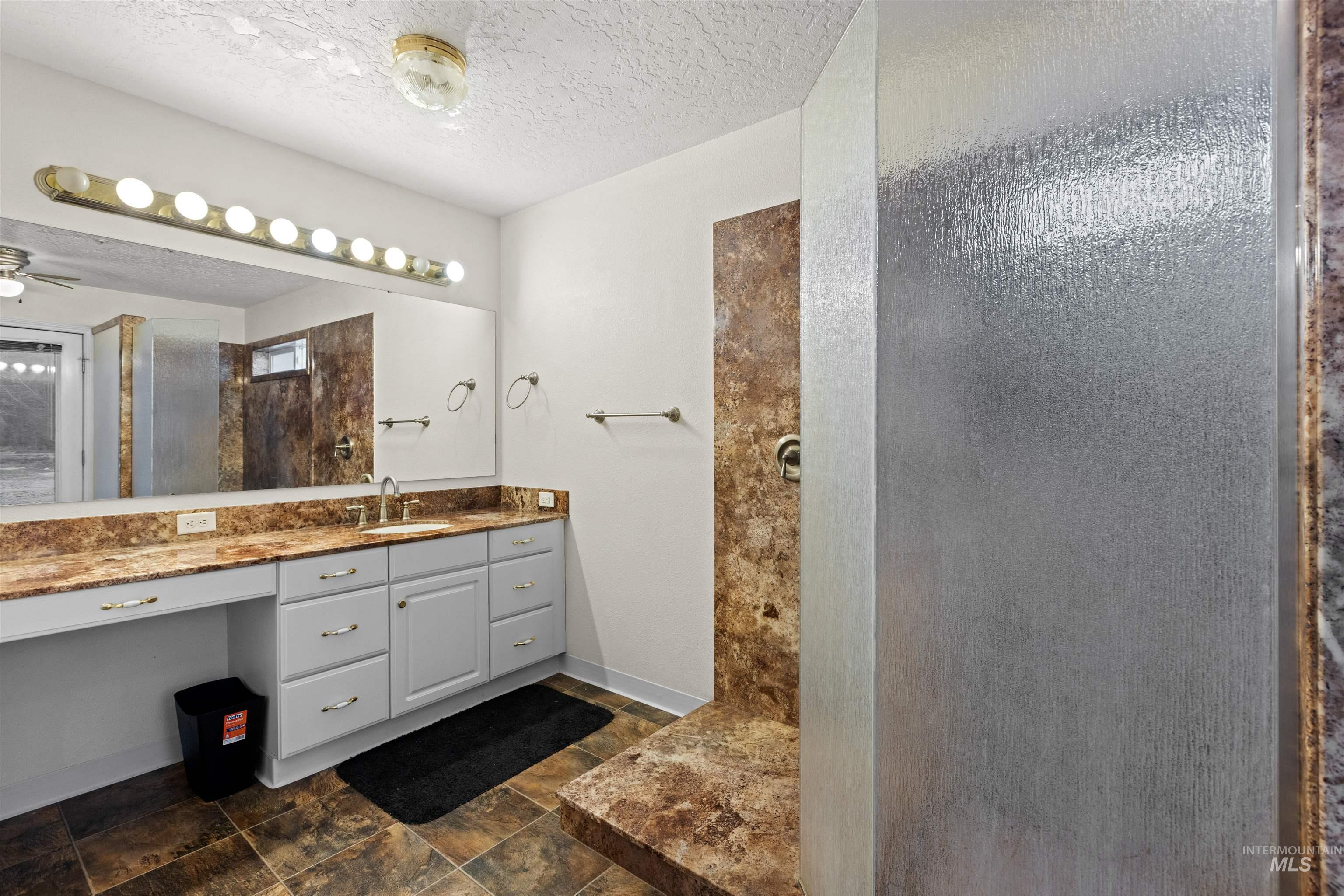 1004 Illinois Ave, Caldwell, Idaho 83605, 3 Bedrooms, 2 Bathrooms, Residential For Sale, Price $875,000,MLS 98975178