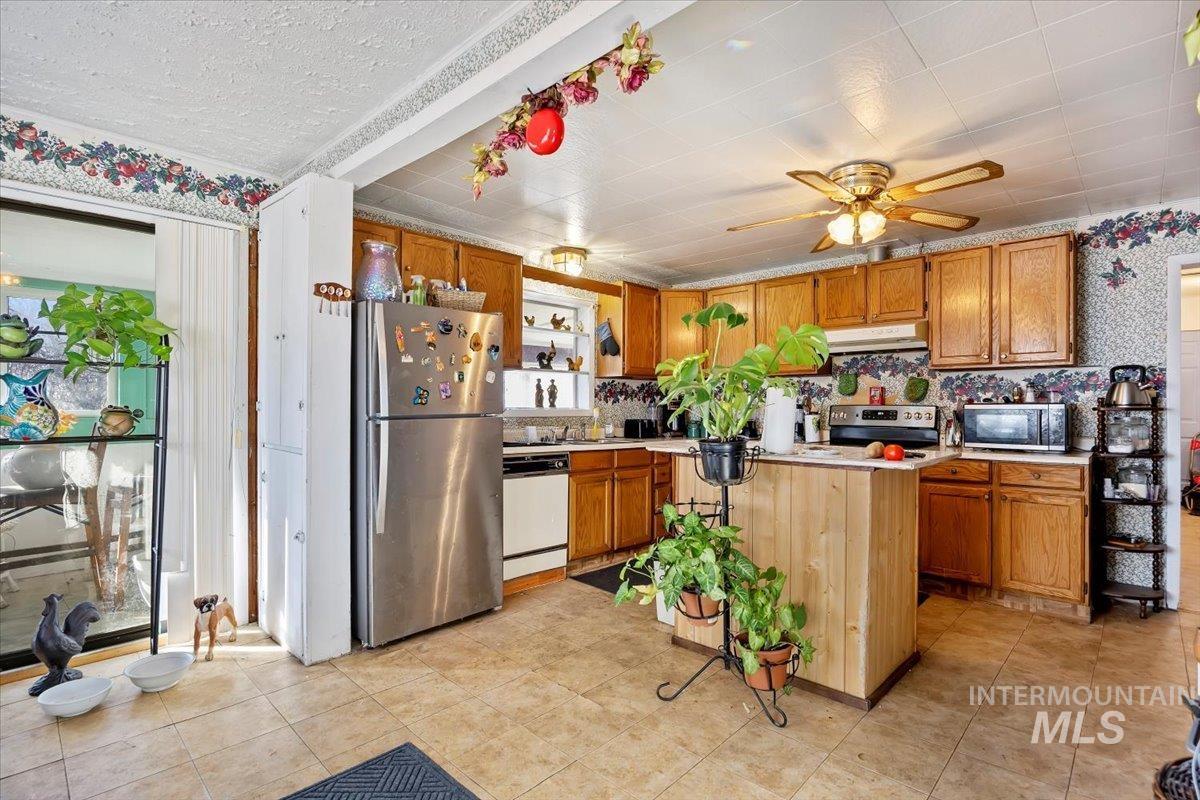 534 Miller Ave, Burley, Idaho 83318, 4 Bedrooms, 2 Bathrooms, Residential For Sale, Price $249,900,MLS 98975182