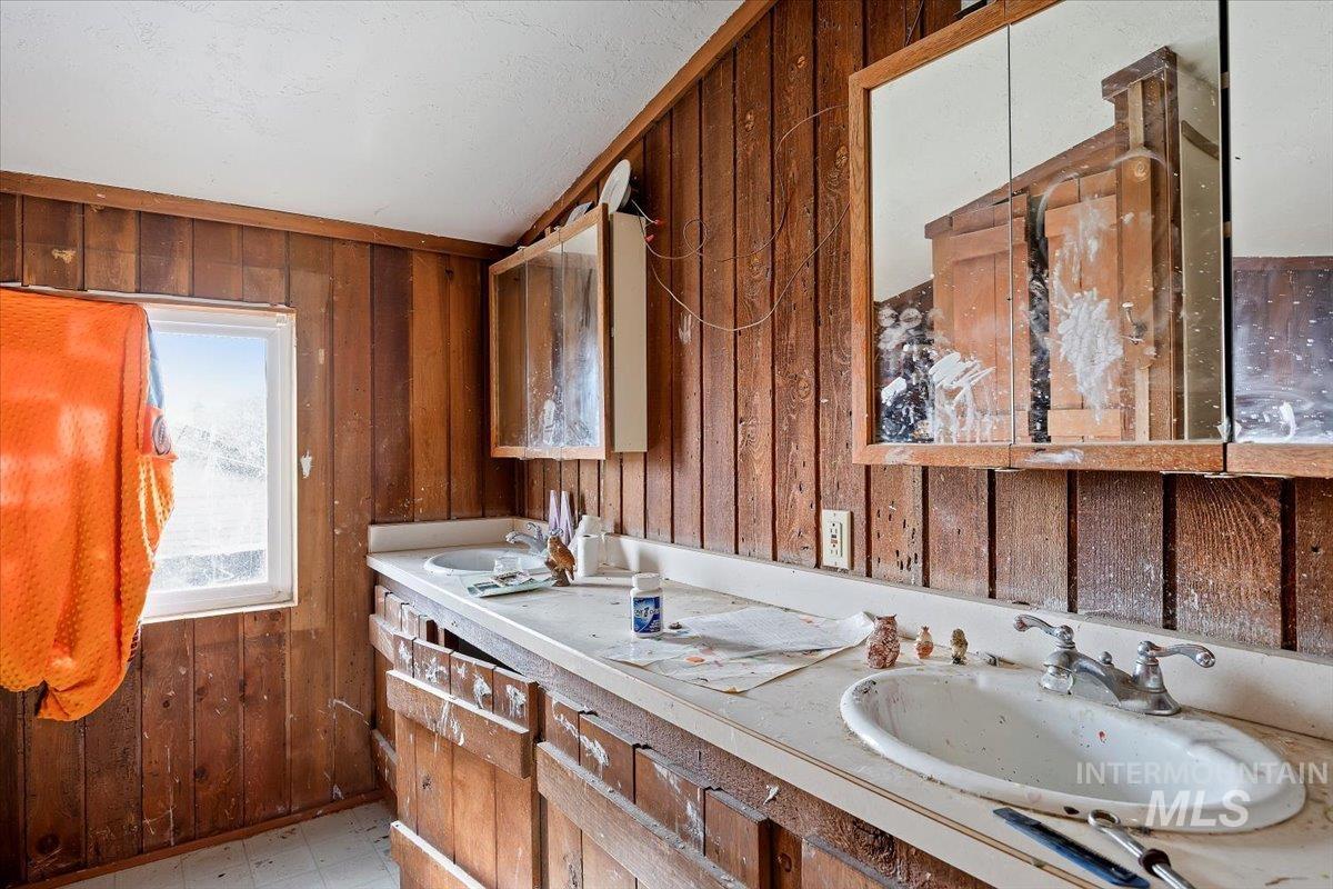 586 Bolton St, Twin Falls, Idaho 83301, 3 Bedrooms, 2 Bathrooms, Residential For Sale, Price $219,900,MLS 98975184