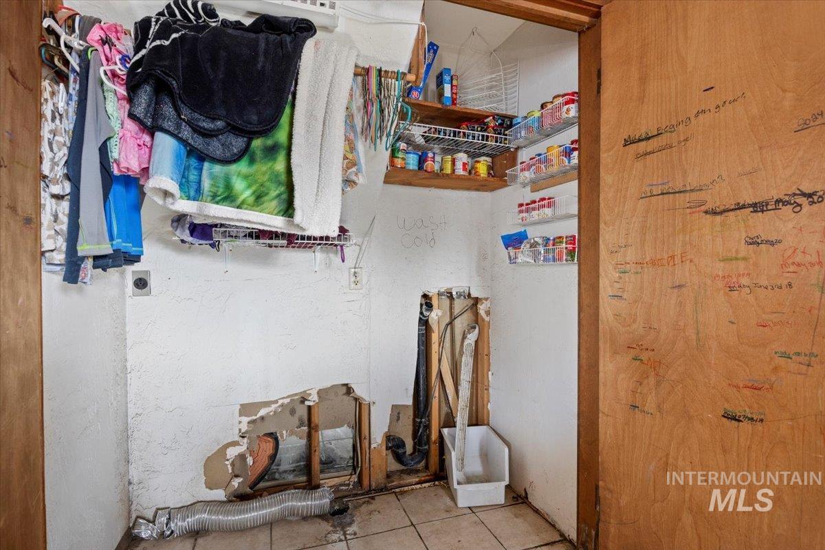 586 Bolton St, Twin Falls, Idaho 83301, 3 Bedrooms, 2 Bathrooms, Residential For Sale, Price $219,900,MLS 98975184