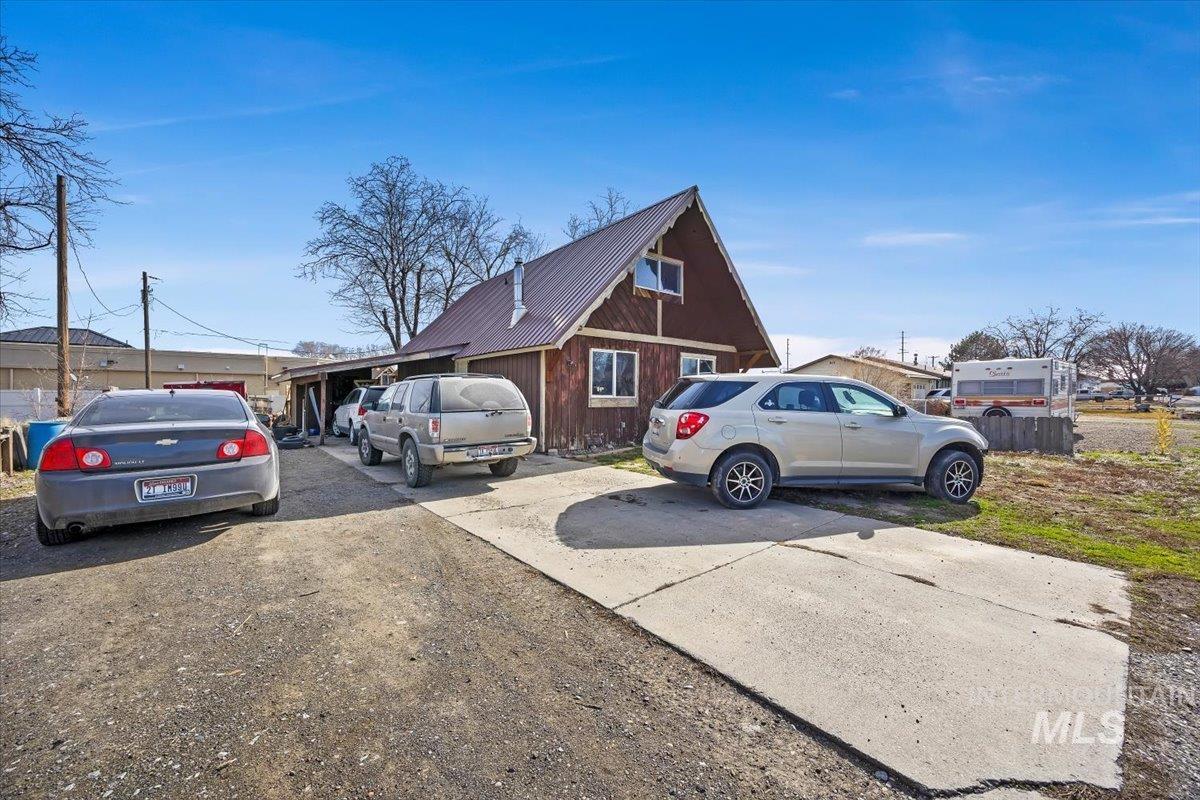 586 Bolton St, Twin Falls, Idaho 83301, 3 Bedrooms, 2 Bathrooms, Residential For Sale, Price $219,900,MLS 98975184