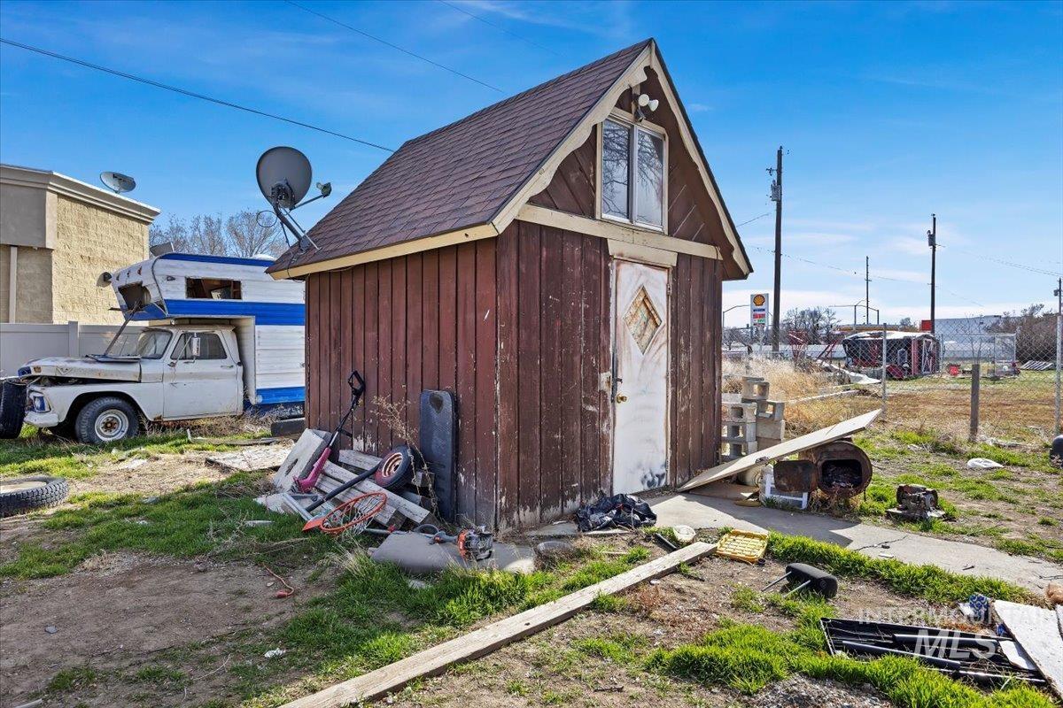 586 Bolton St, Twin Falls, Idaho 83301, 3 Bedrooms, 2 Bathrooms, Residential For Sale, Price $219,900,MLS 98975184