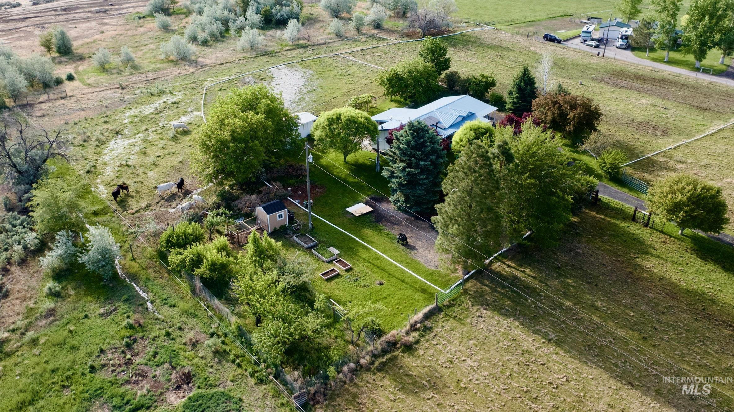 4424 N 1325 E, Buhl, Idaho 83316, 3 Bedrooms, 2 Bathrooms, Residential For Sale, Price $460,000, 98975187