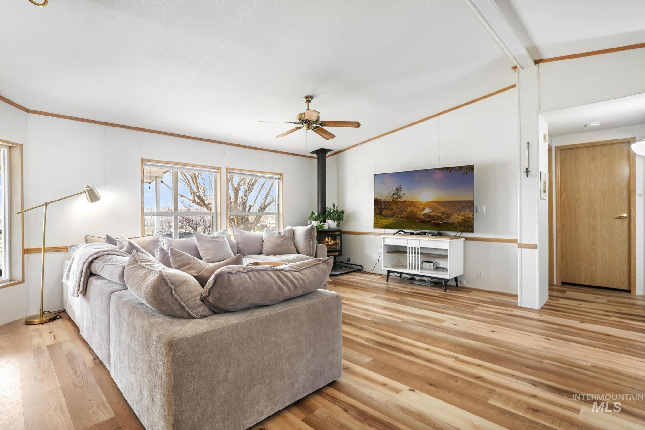 4424 N 1325 E, Buhl, Idaho 83316, 3 Bedrooms, 2 Bathrooms, Residential For Sale, Price $460,000, 98975187