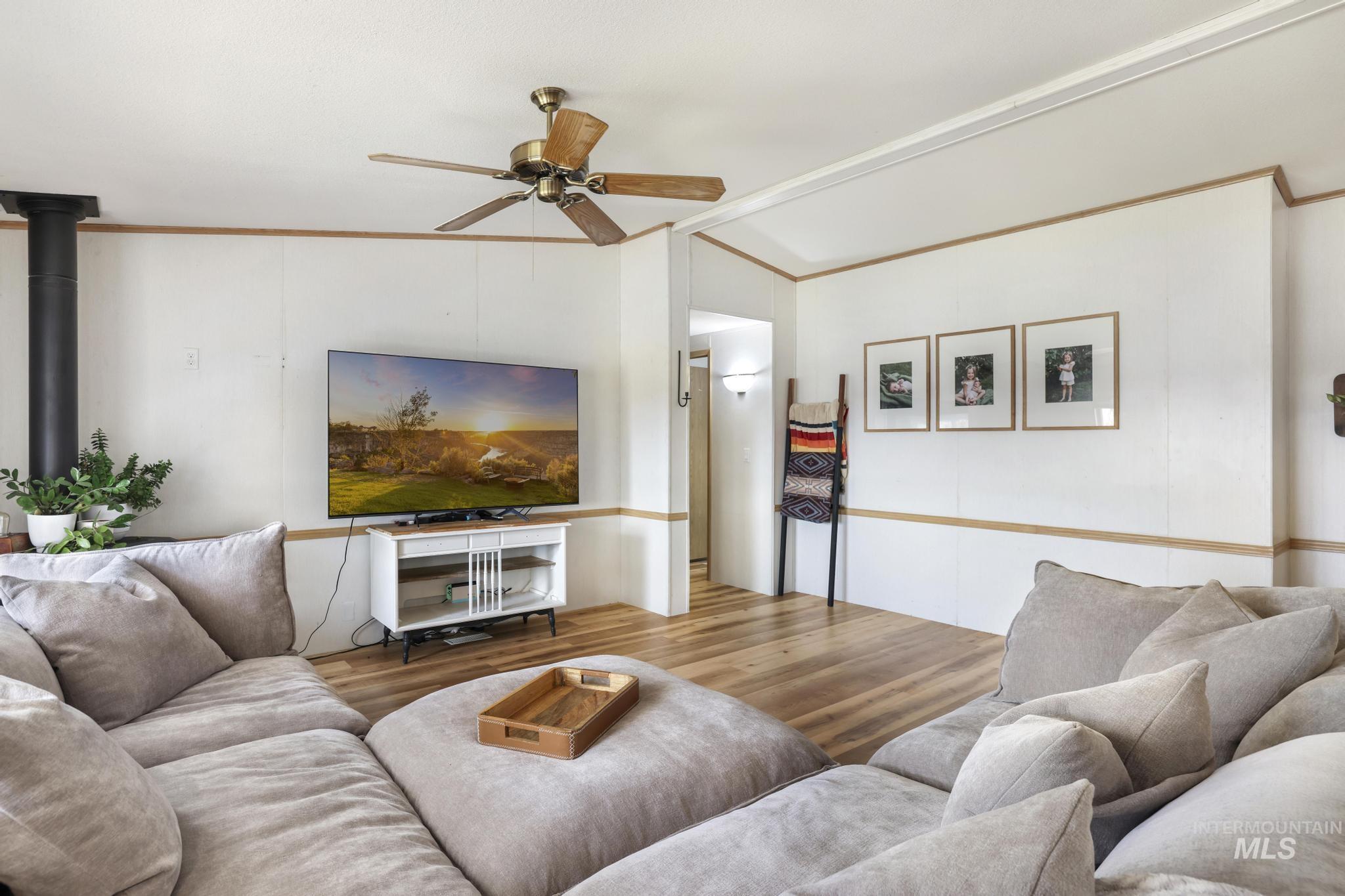 4424 N 1325 E, Buhl, Idaho 83316, 3 Bedrooms, 2 Bathrooms, Residential For Sale, Price $460,000, 98975187